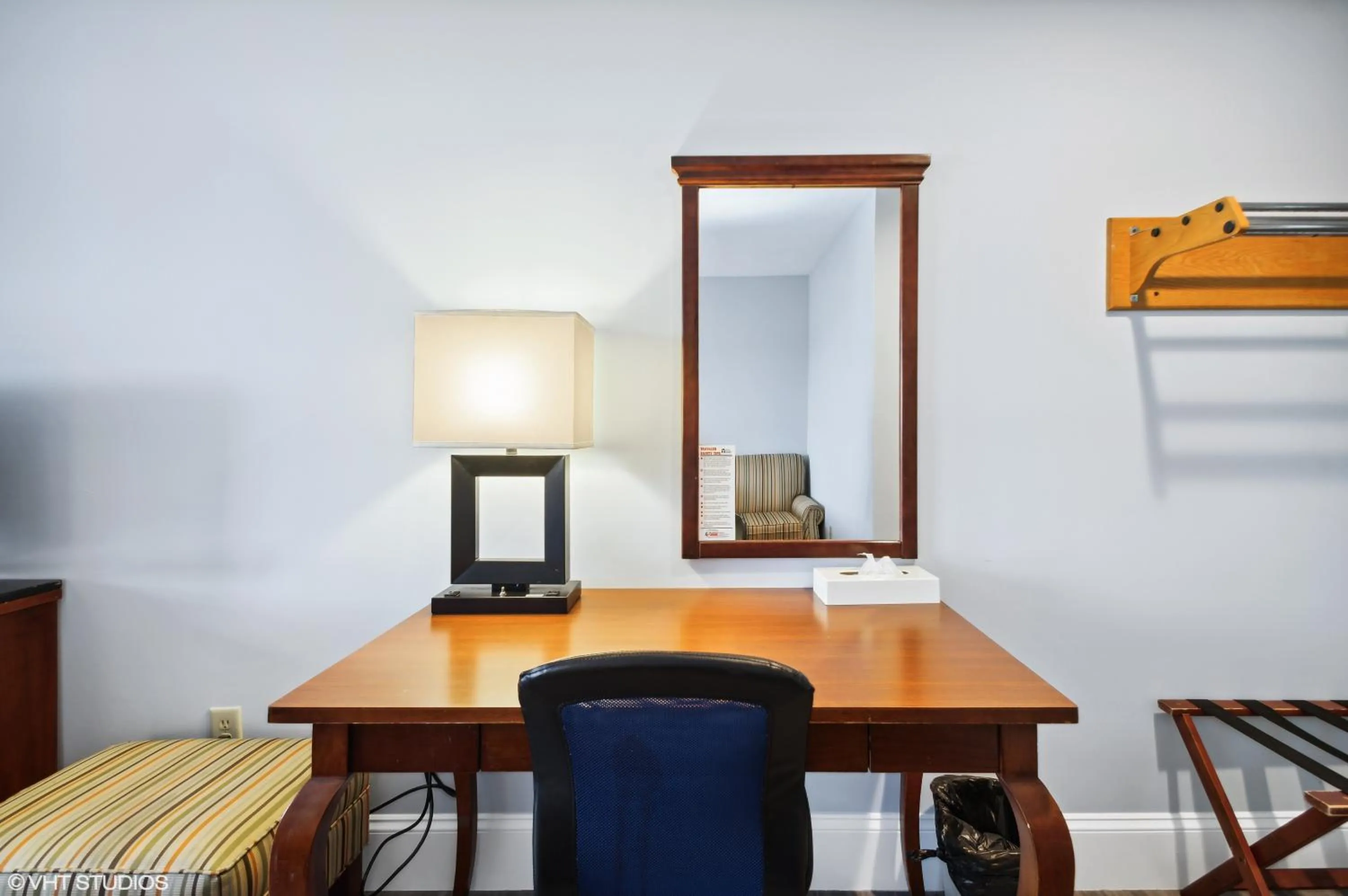 Bedroom in My Hometown Inn