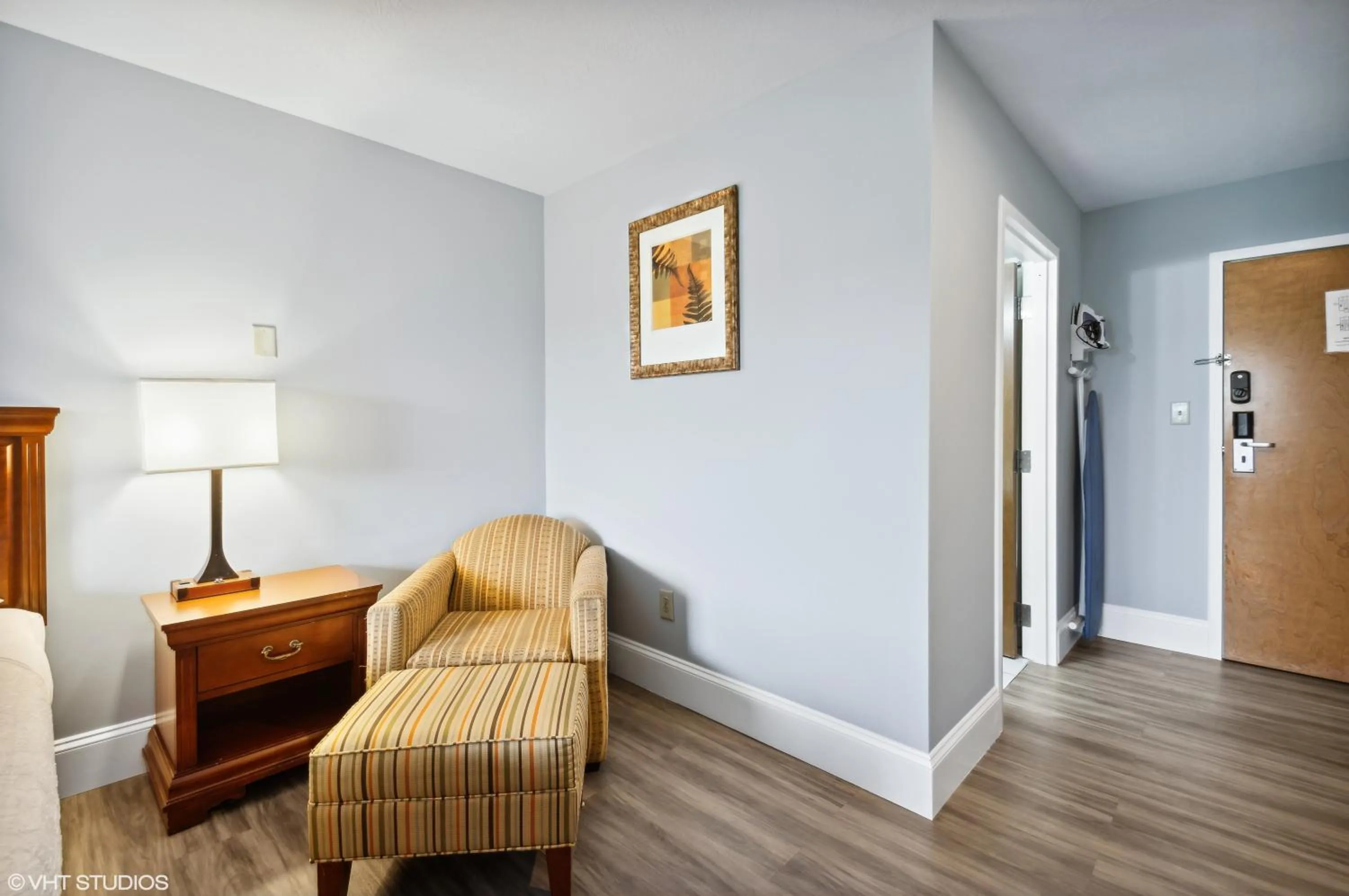 Bedroom, Bed in My Hometown Inn