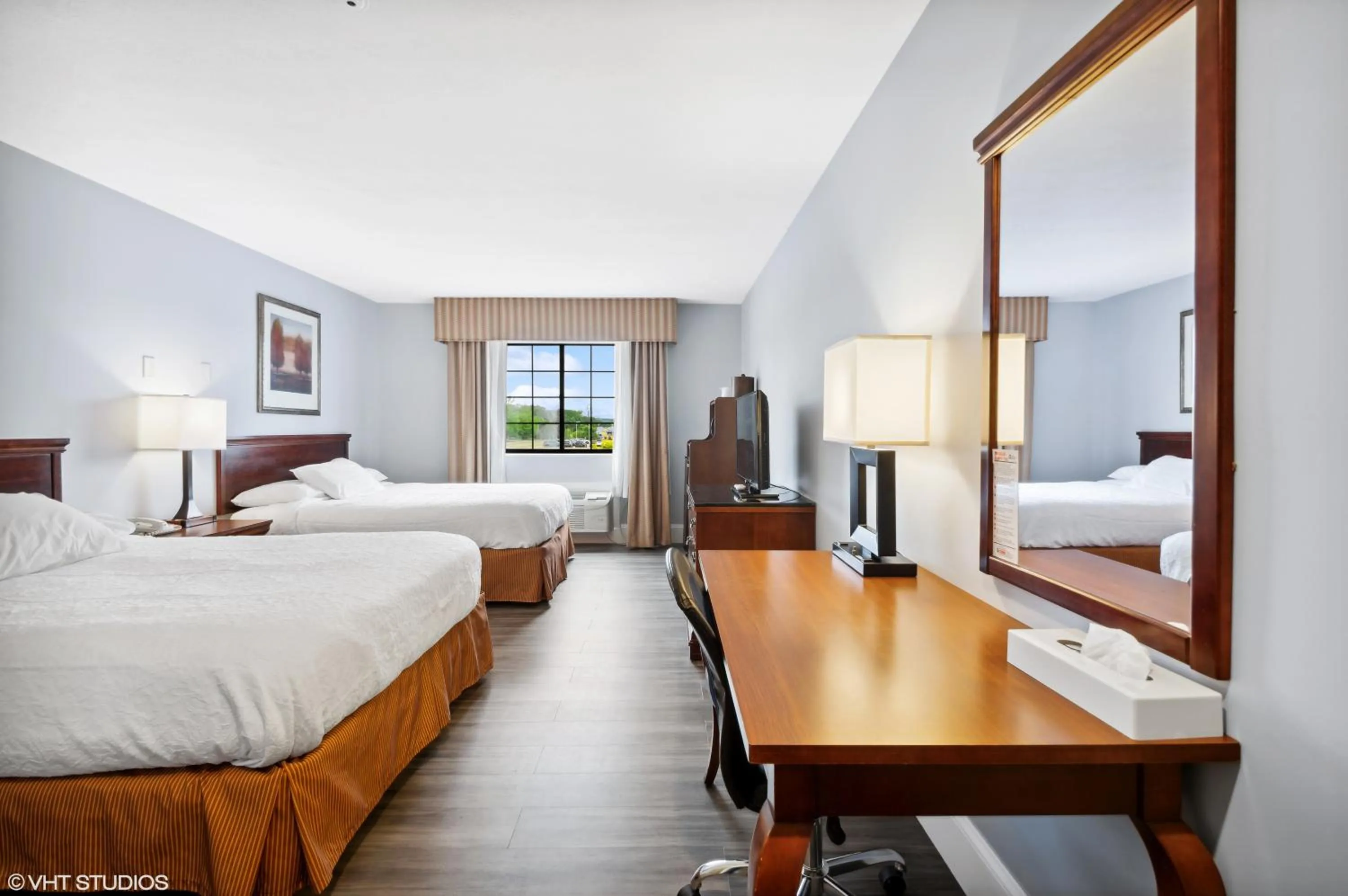 Bedroom, Bed in My Hometown Inn