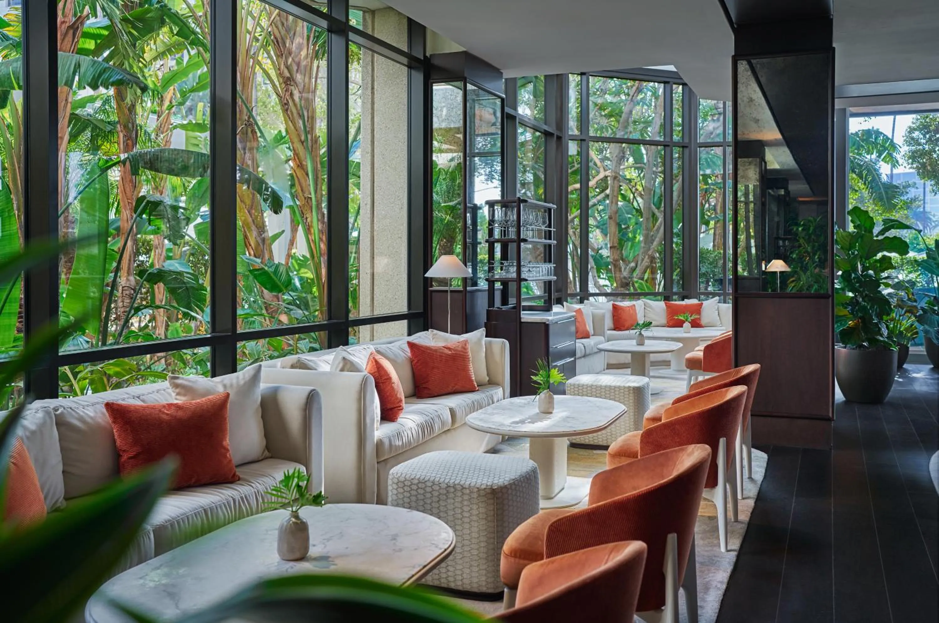 Lounge or bar in Pendry Newport Beach