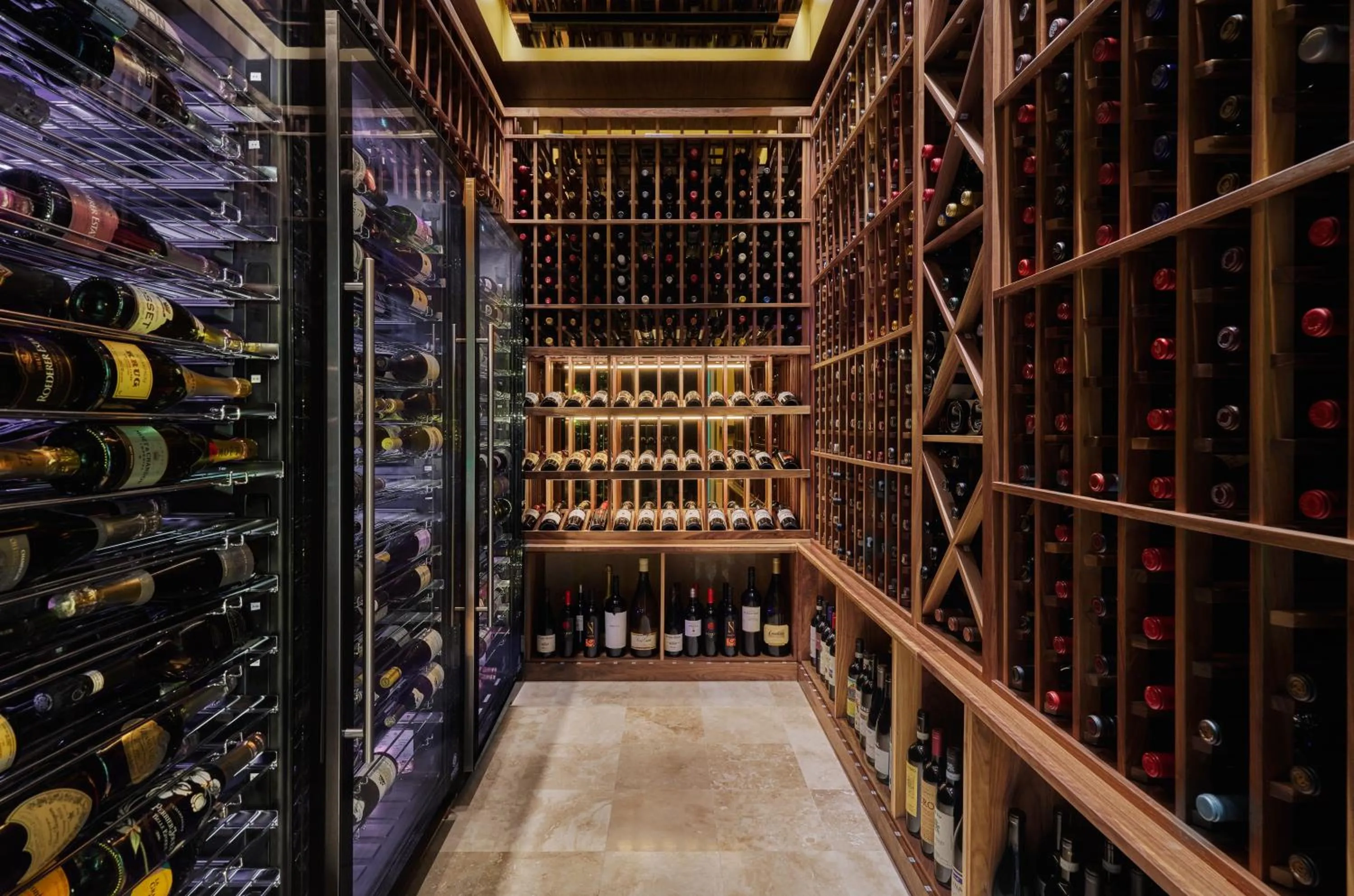 Lounge or bar in Pendry Newport Beach