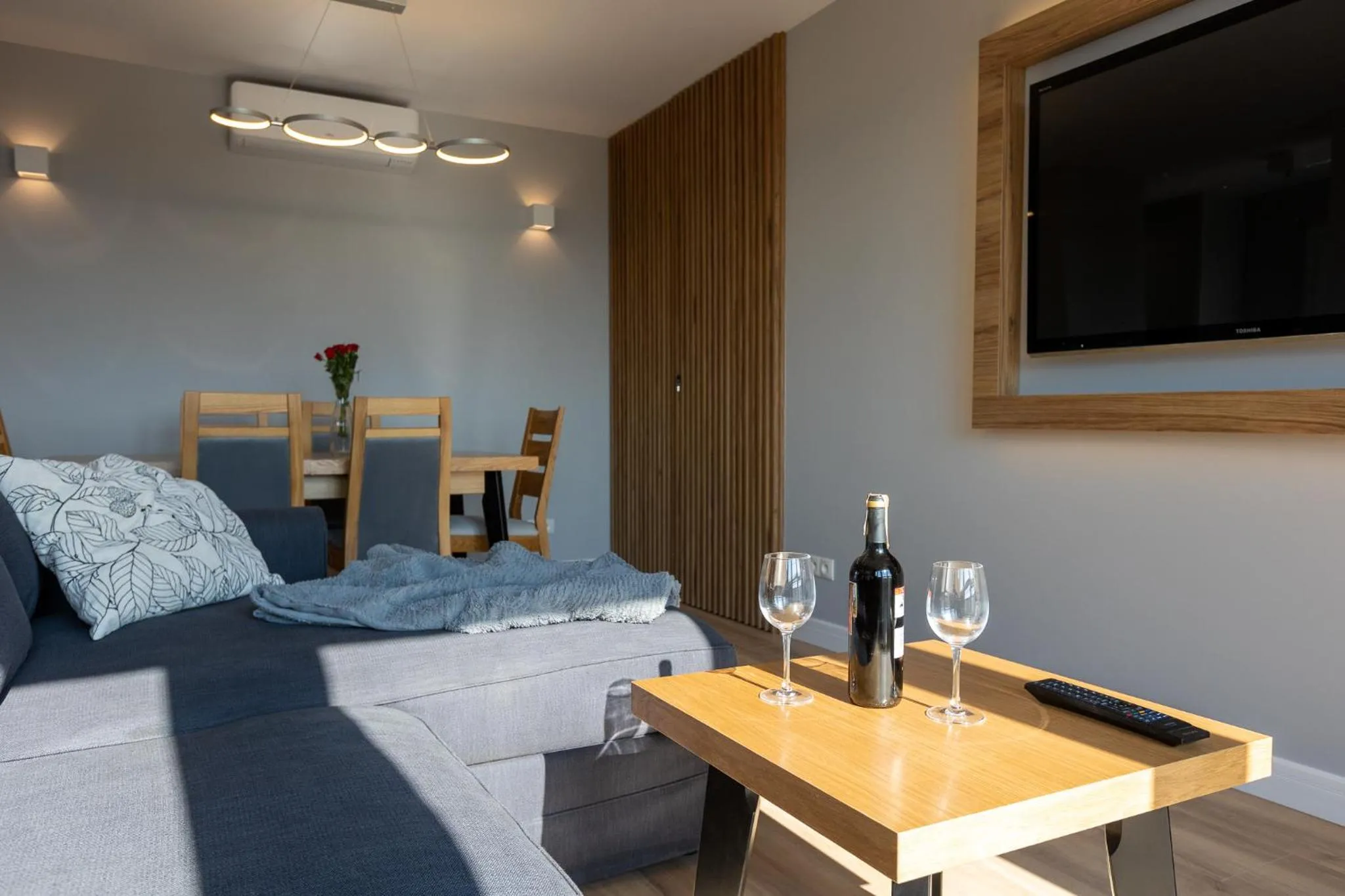 Bed in Ostróda City Center Top floor lake view & balcony apartment