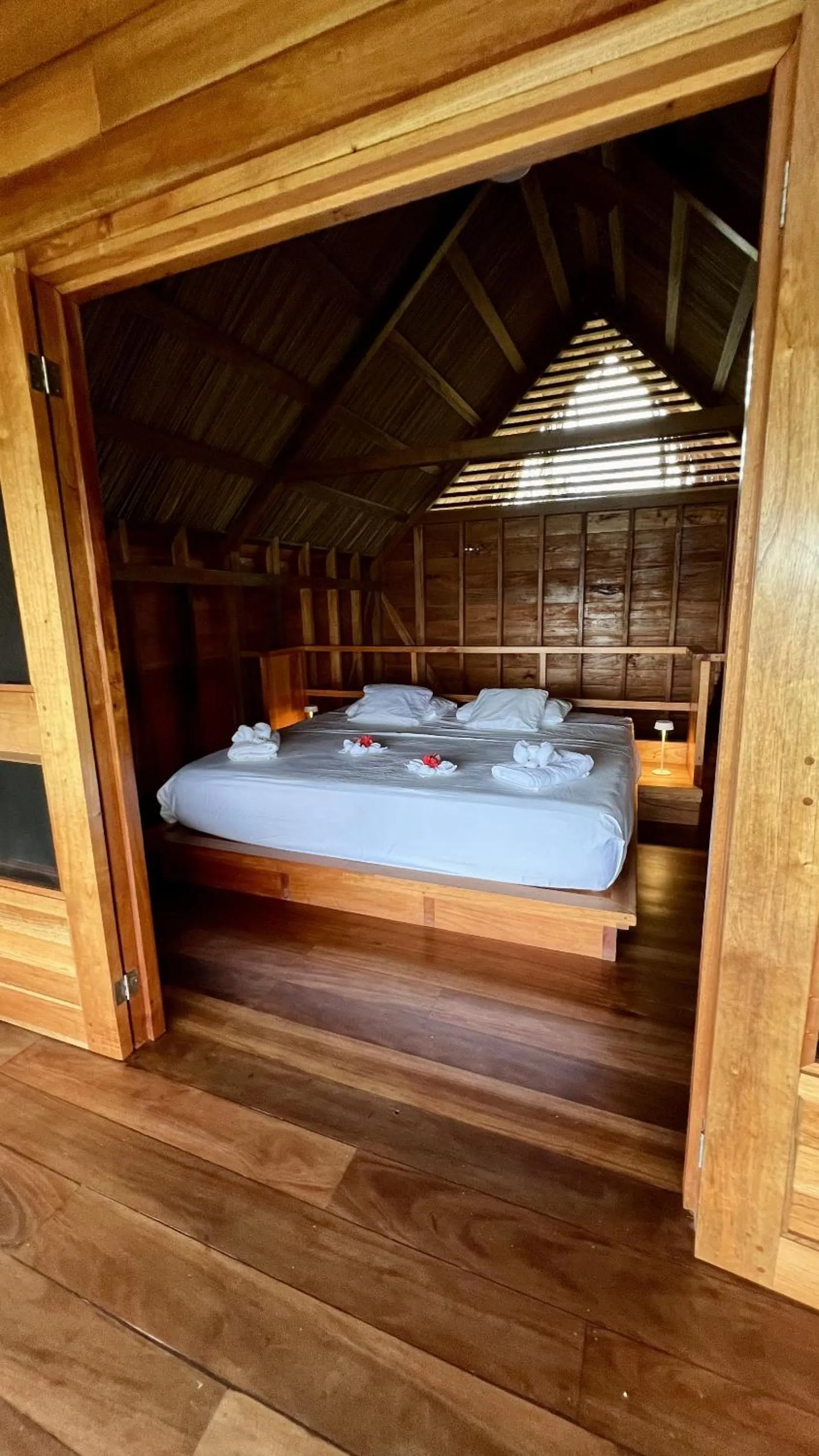 Bedroom, Bed in Akwaba Lodge