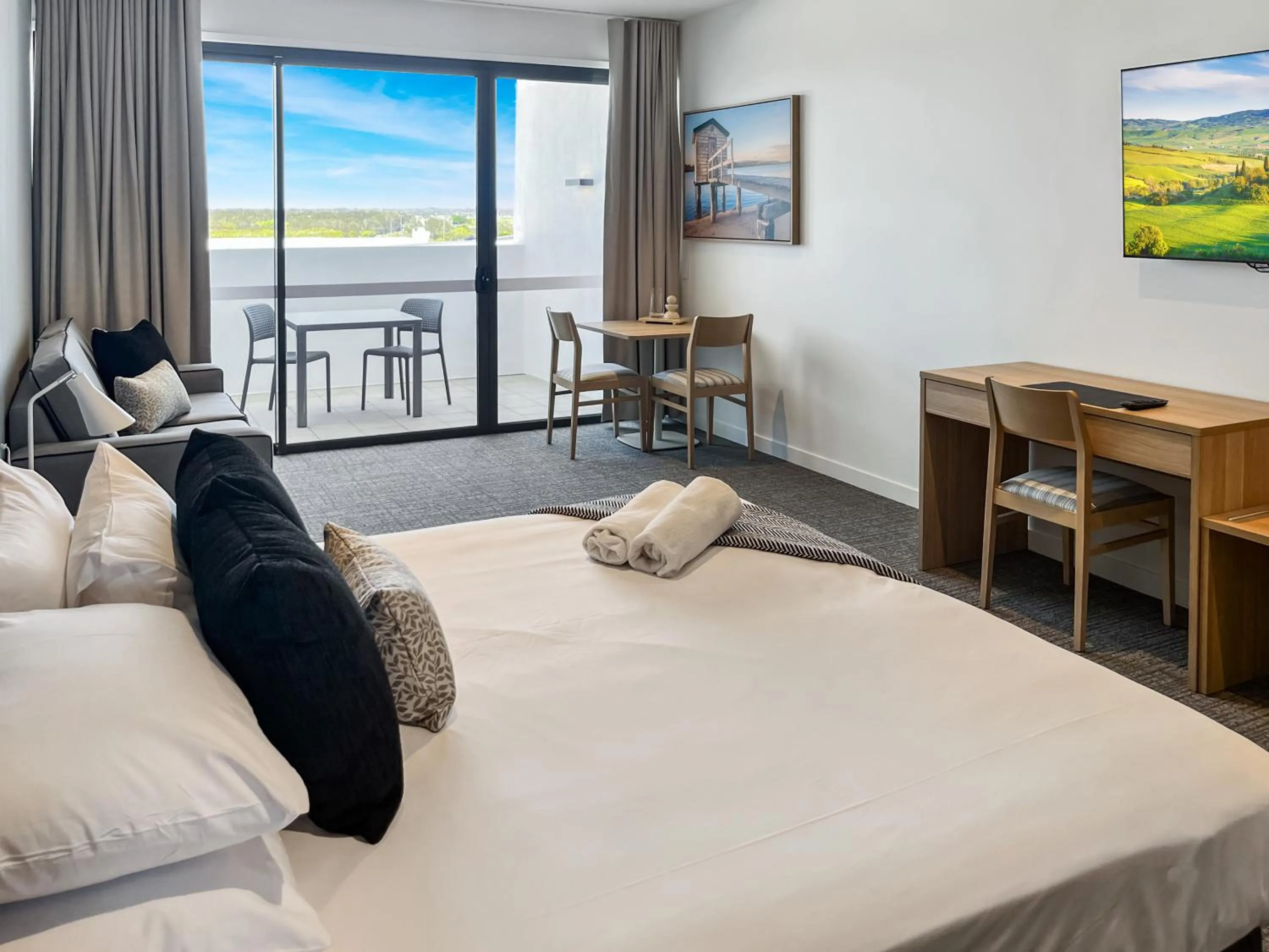 View (from property/room), Bed in Bli Bli Suites