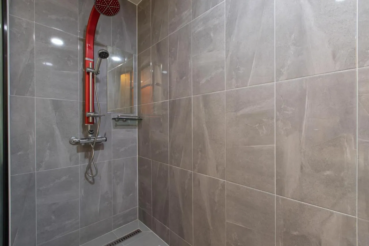 Shower in Incheon Pentastar Hotel