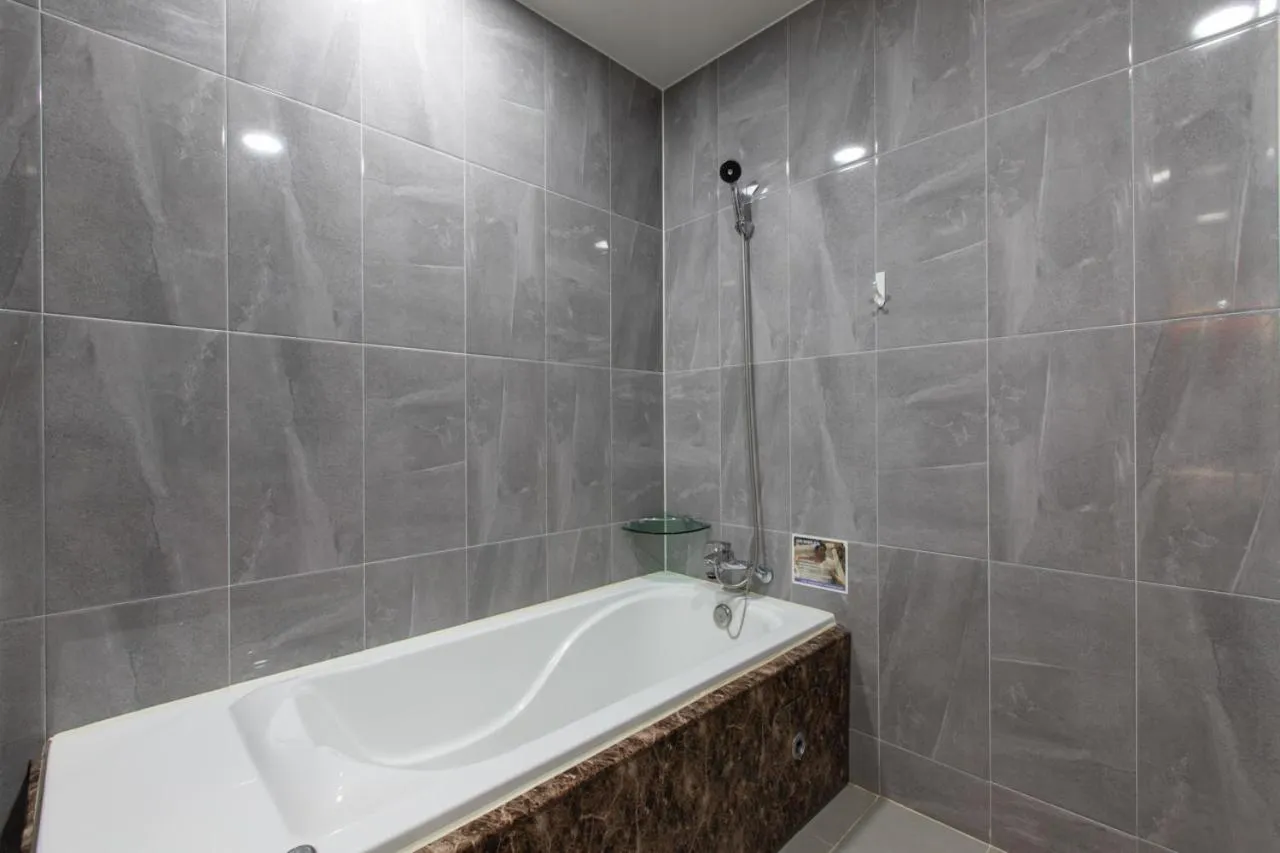 Shower in Incheon Pentastar Hotel