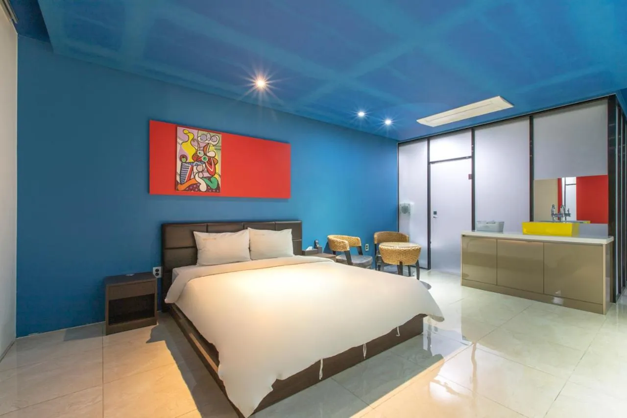 Bed in Incheon Pentastar Hotel