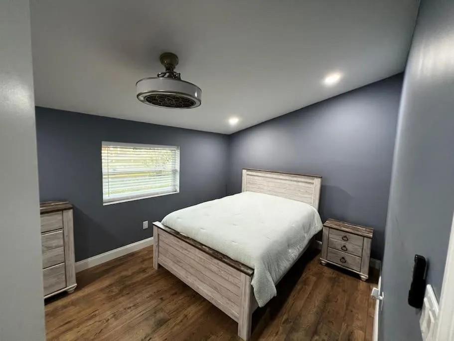 Bed in Tampa Bay Oasis