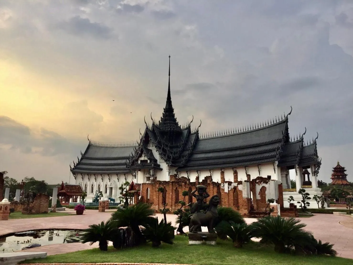 Nearby landmark in สถานตากอากาศบางปู สมุทปราการ Bang Pu Recreation Center Samut Prakan