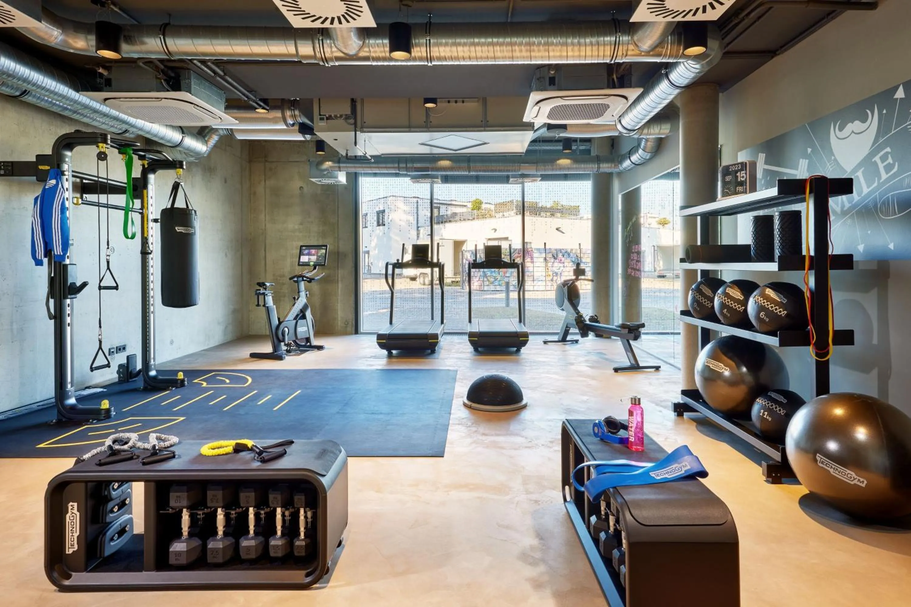 Fitness centre/facilities in Moxy Karlsruhe