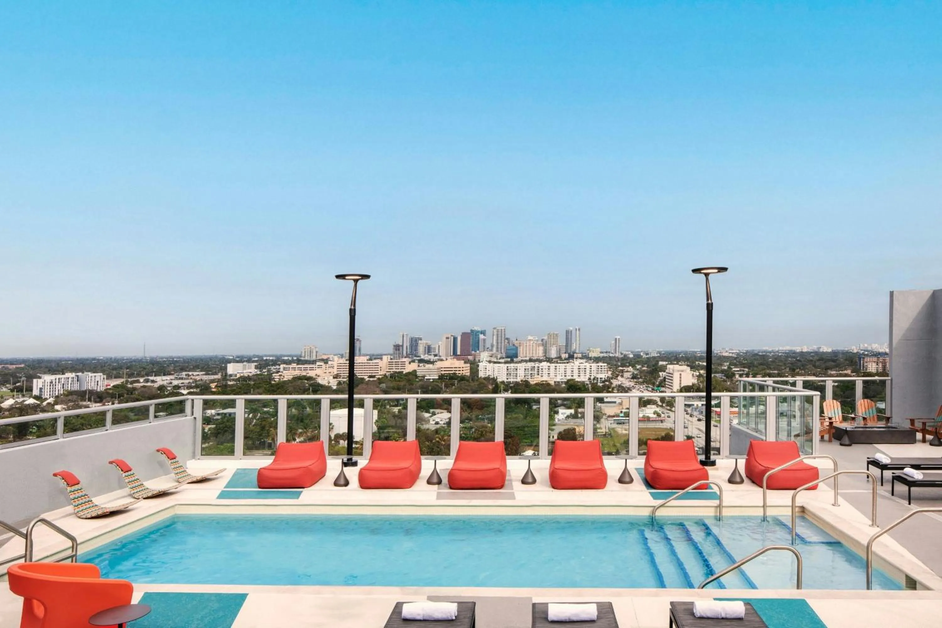 Swimming pool in Aloft Fort Lauderdale Airport & Cruise Port