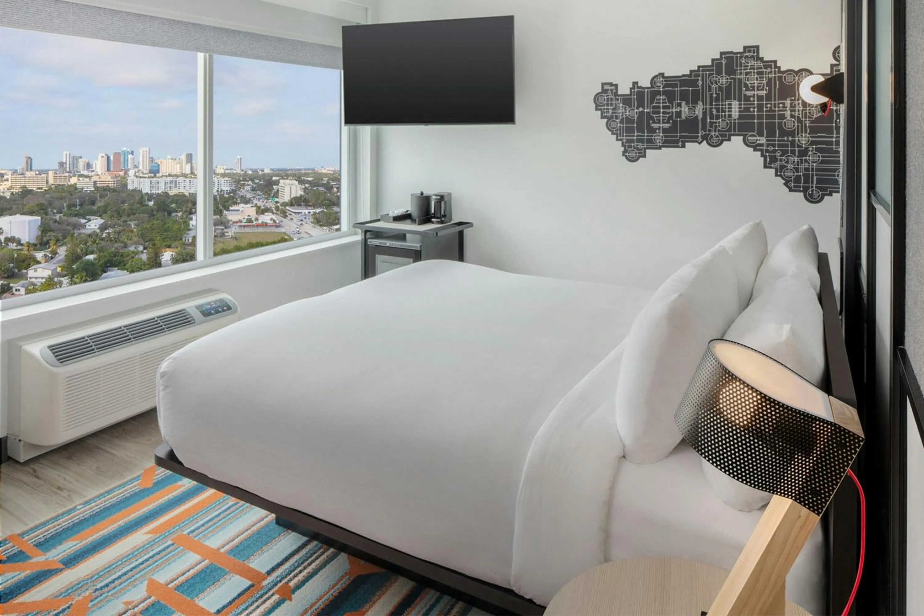 Photo of the whole room, Bed in Aloft Fort Lauderdale Airport & Cruise Port
