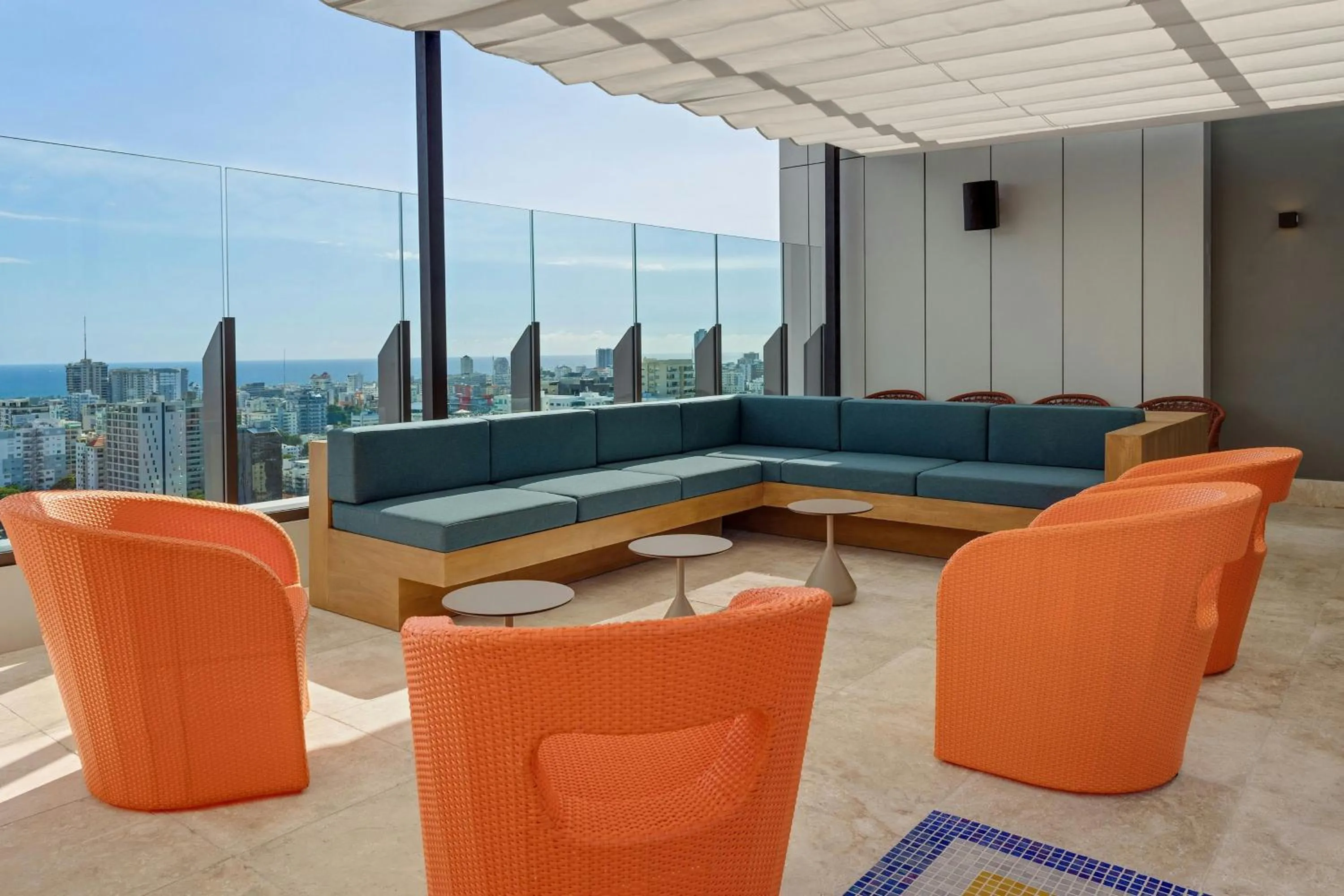 Seating area in Aloft Santo Domingo Piantini