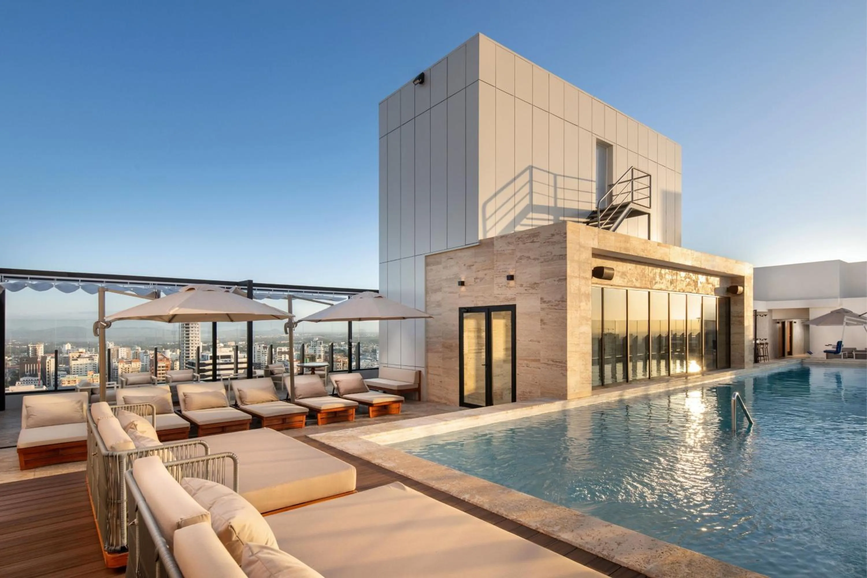 Swimming pool in Santo Domingo Marriott Hotel Piantini