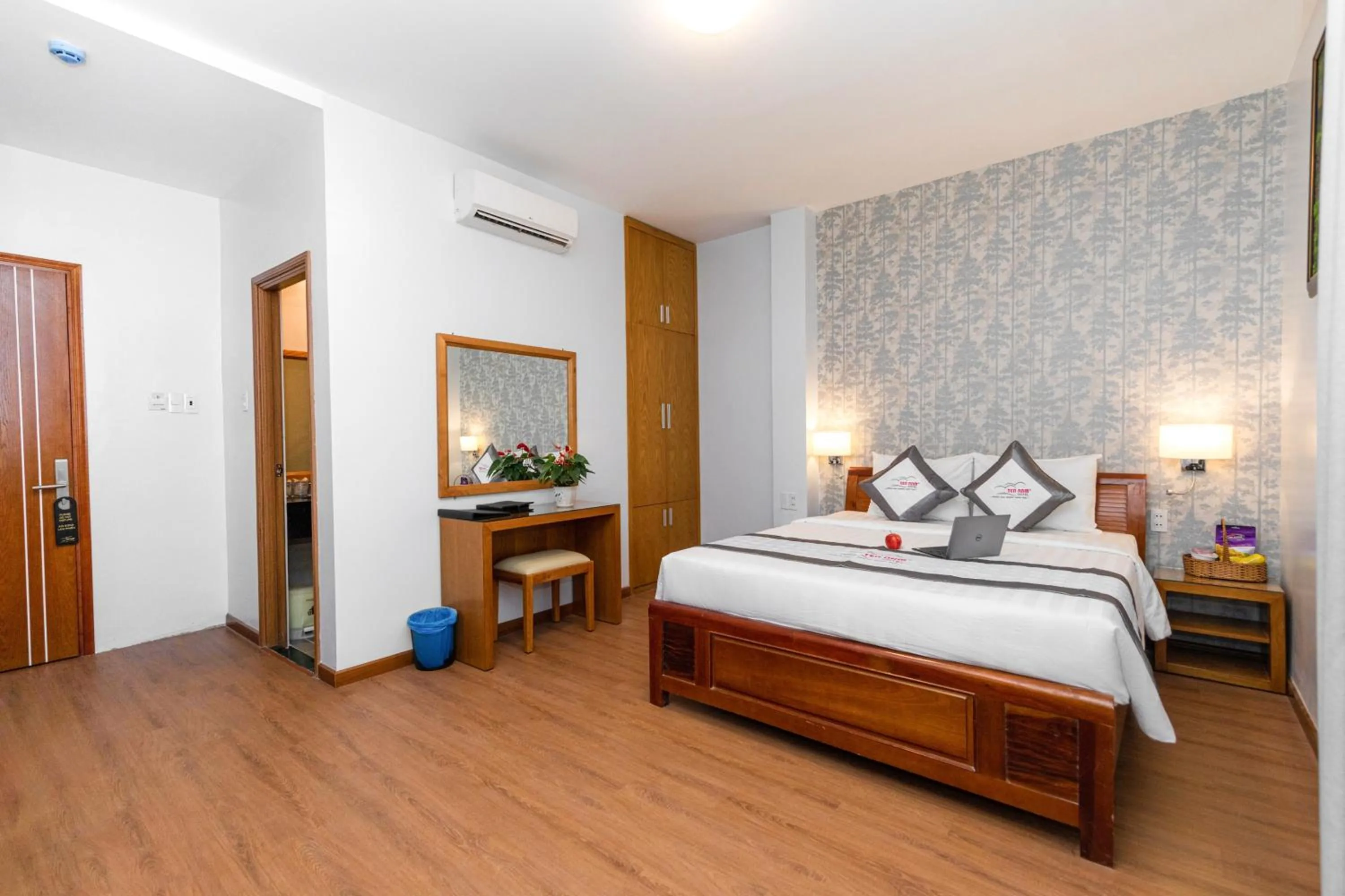 Bed in Yen Nam Hotel Hoang Van Thu