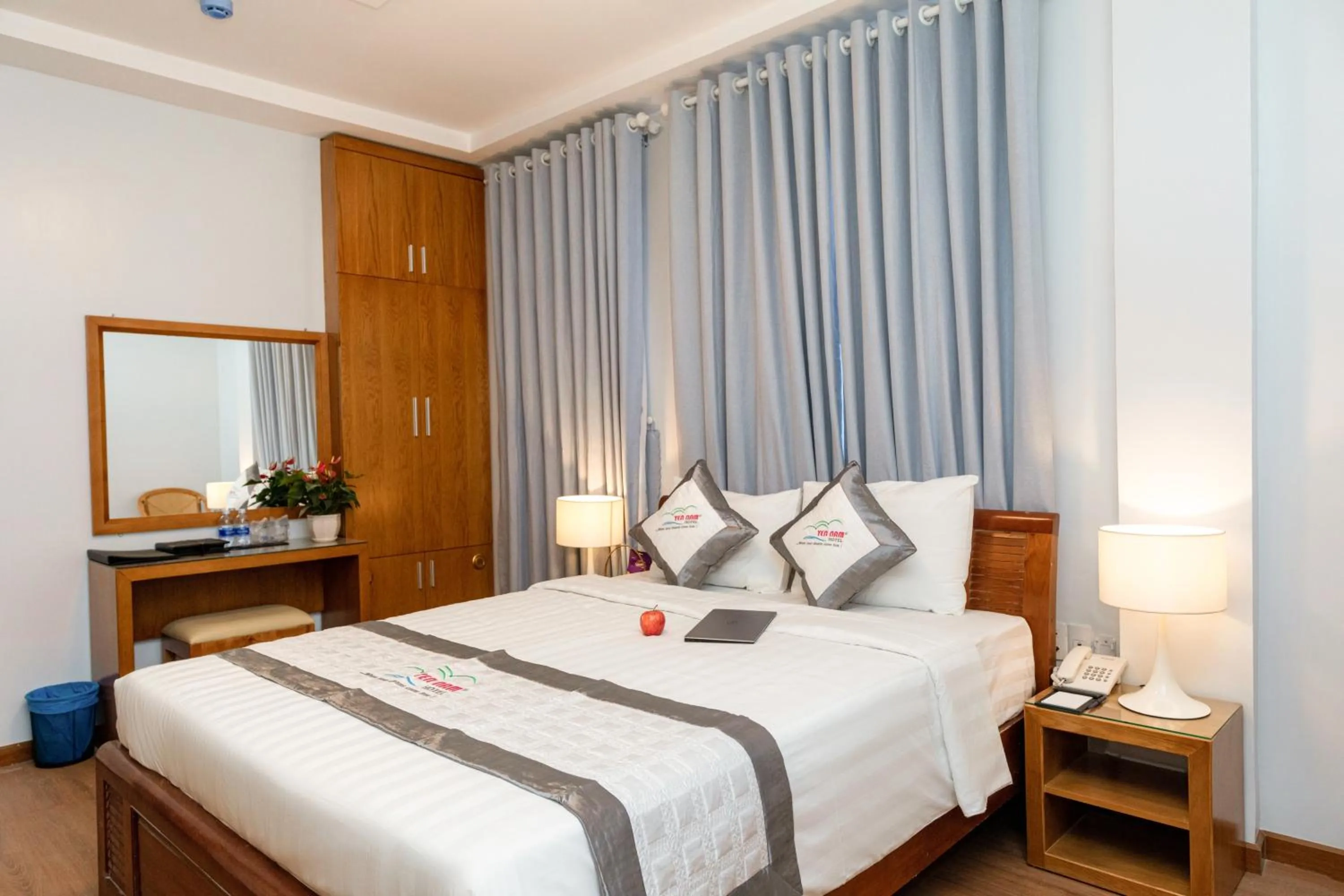 Bed in Yen Nam Hotel Hoang Van Thu