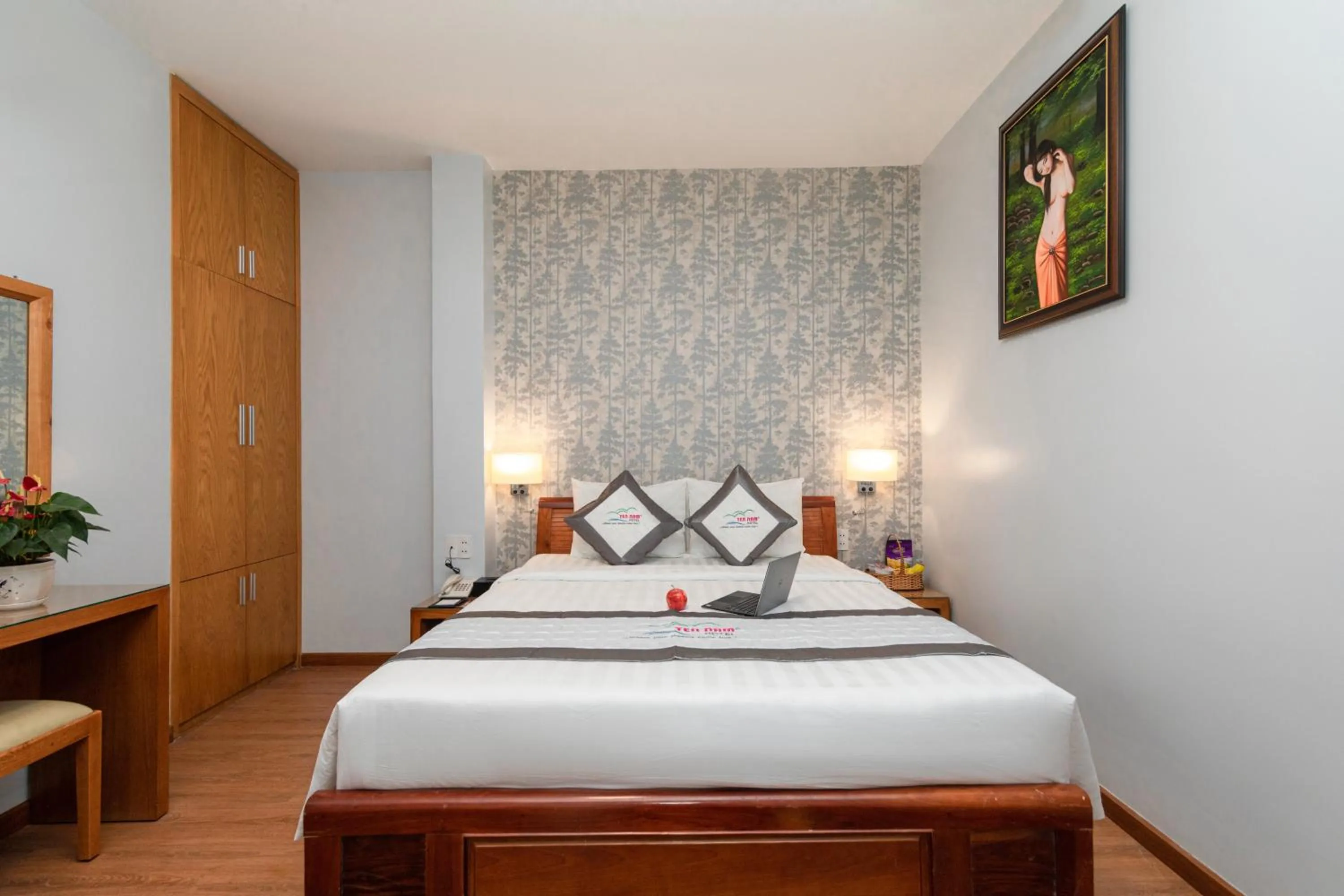 Bed in Yen Nam Hotel Hoang Van Thu