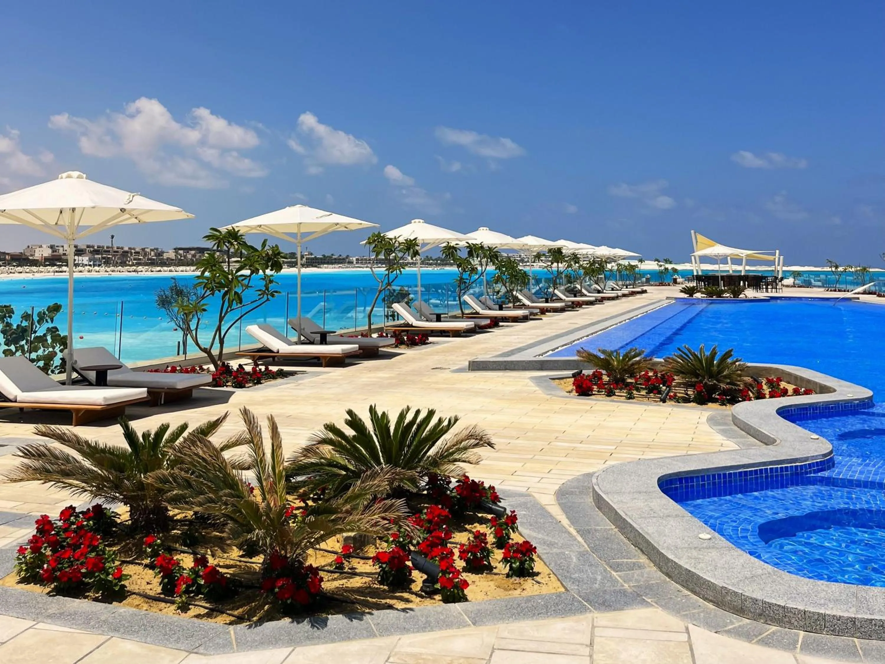 Restaurant/places to eat in Address Beach Resort Marassi