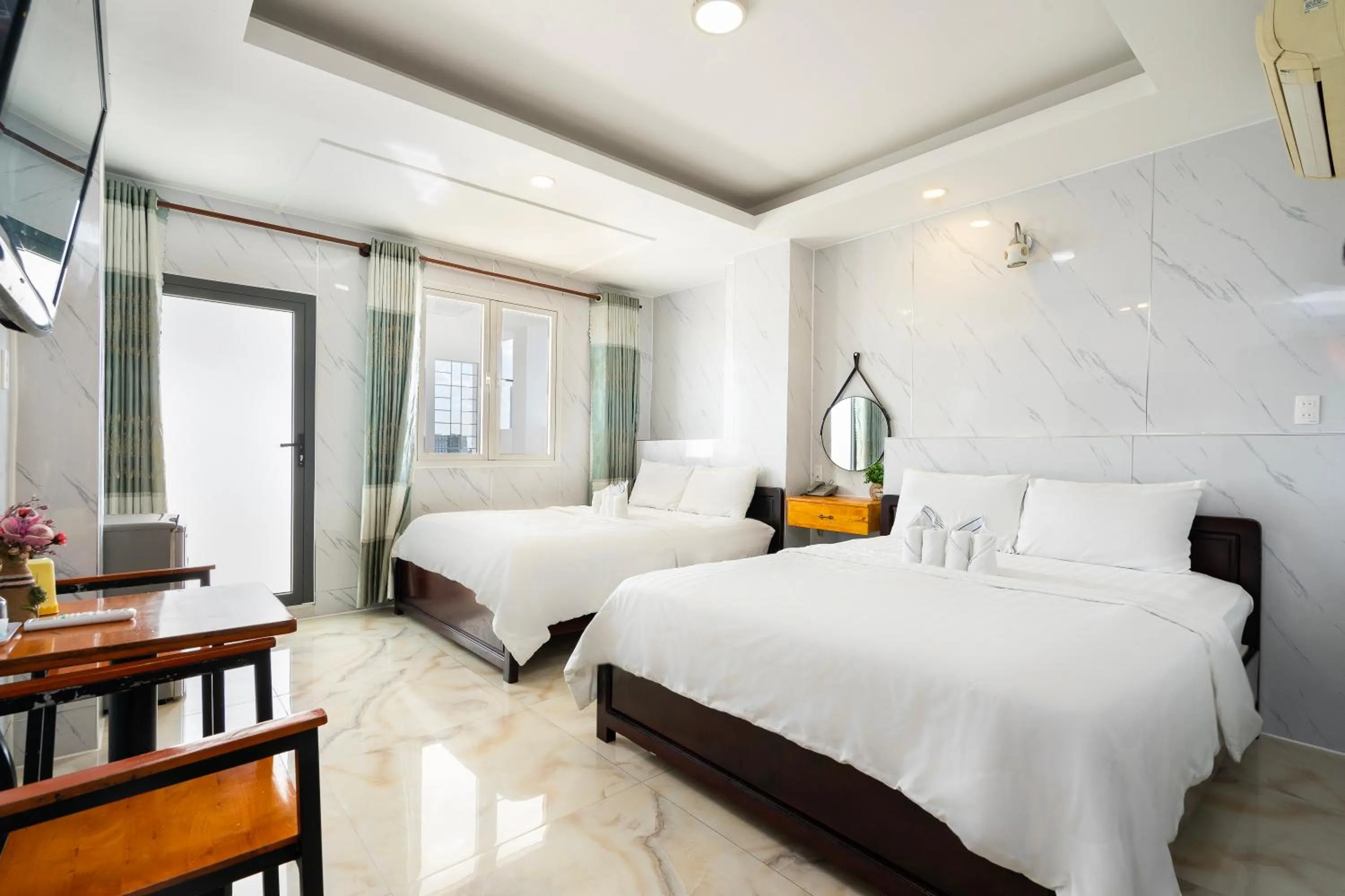 Bed in Mai Phương - RUBY SAIGON HOTEL