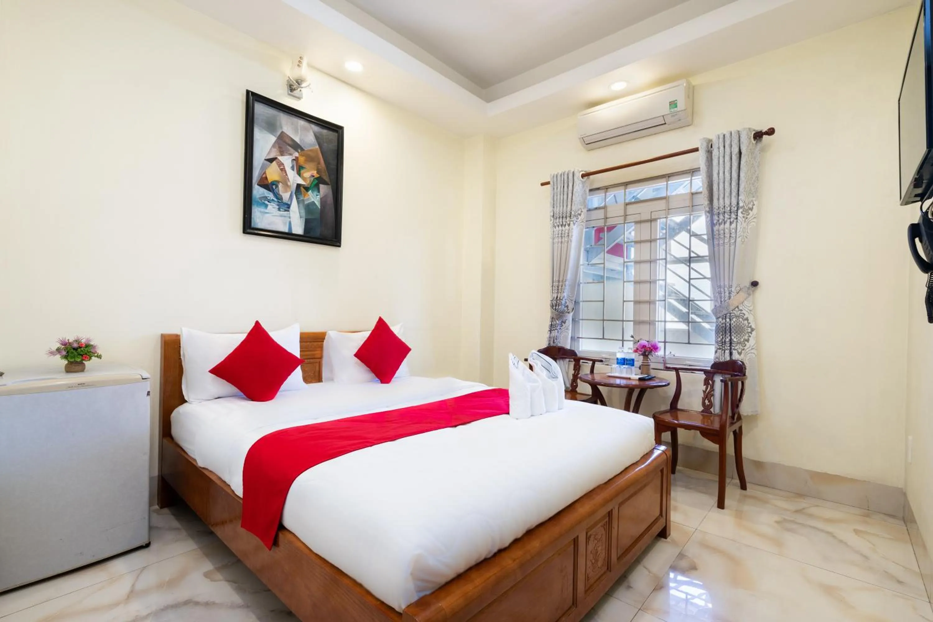 Bed in Mai Phương - RUBY SAIGON HOTEL