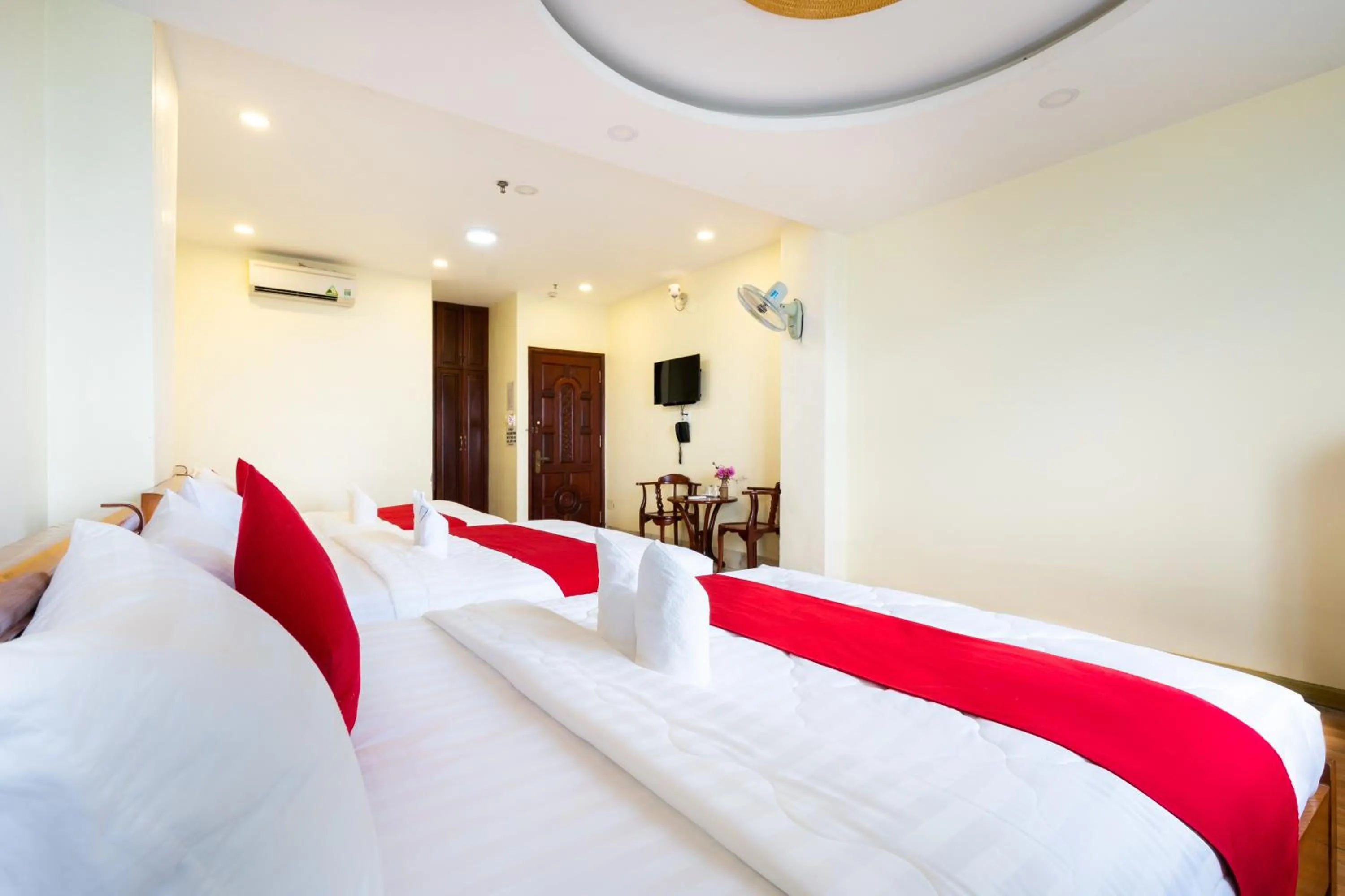 Bed in Mai Phương - RUBY SAIGON HOTEL