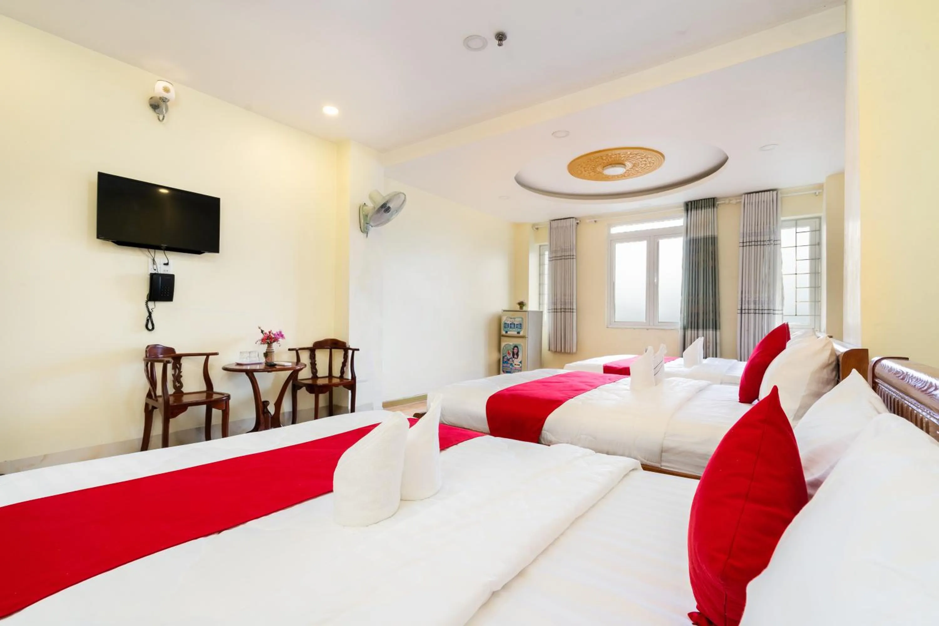 Bed in Mai Phương - RUBY SAIGON HOTEL