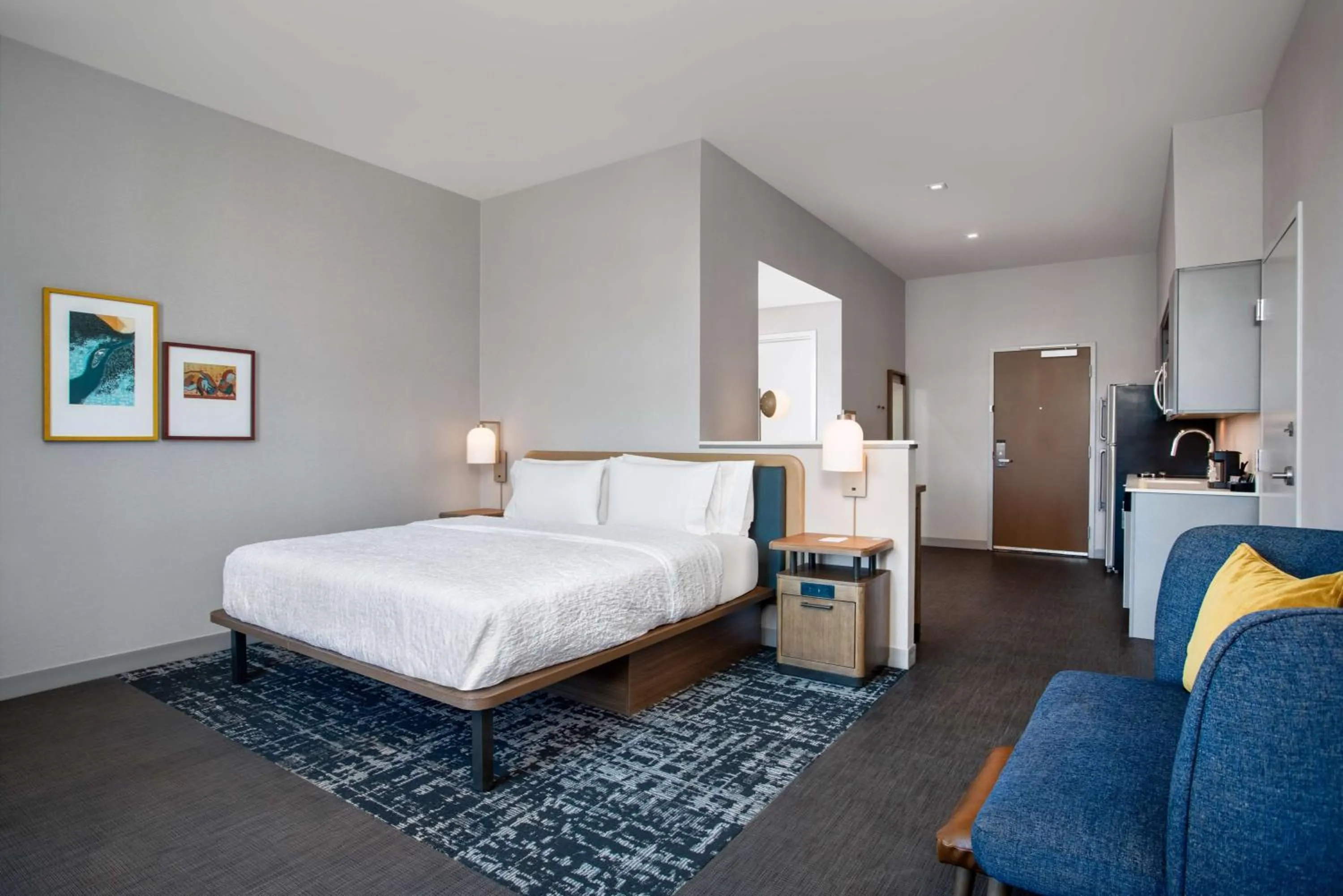 Kitchen or kitchenette, Bed in Homewood Suites By Hilton Missoula