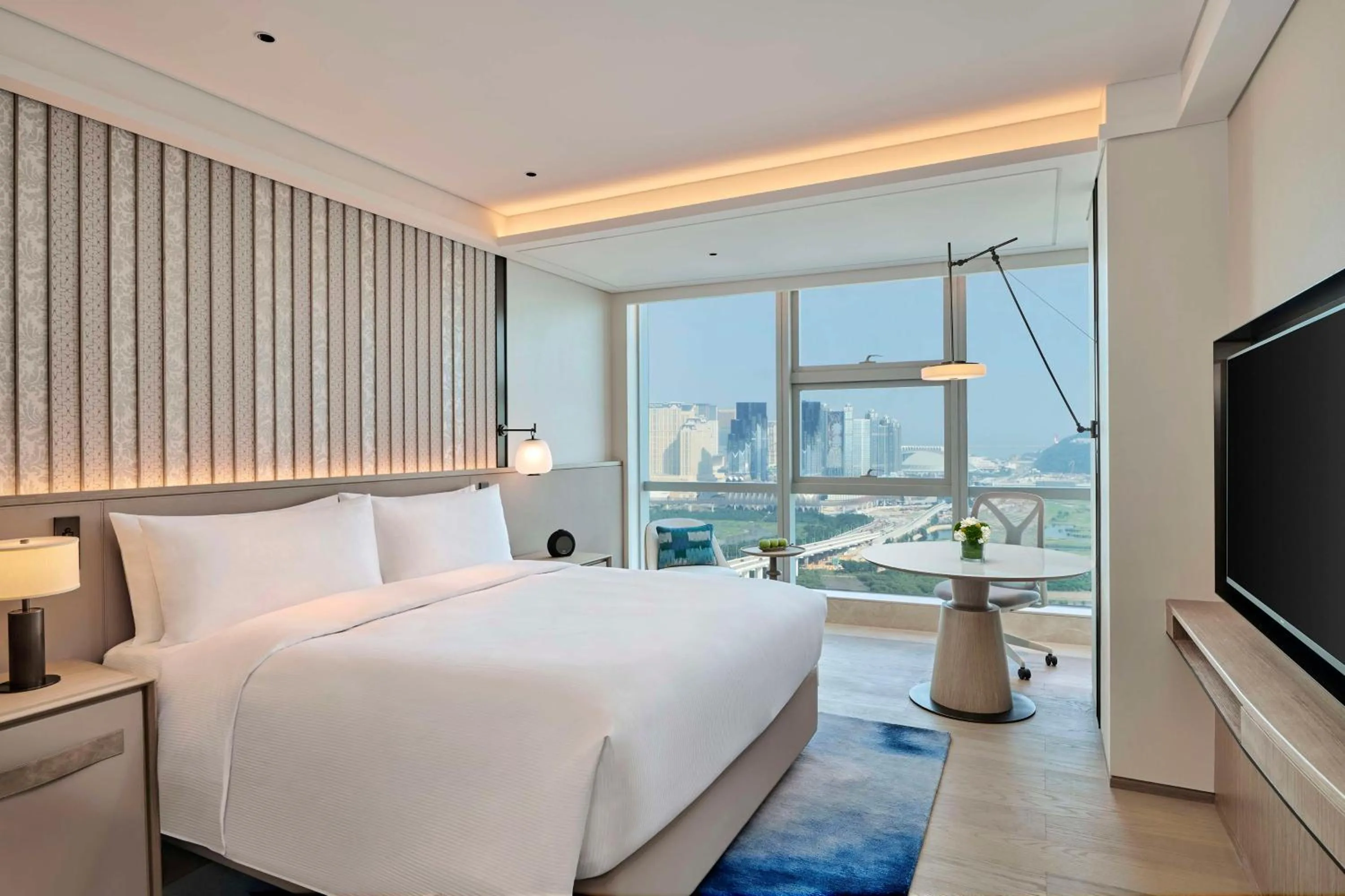 Bed in DoubleTree by Hilton Zhuhai Hengqin
