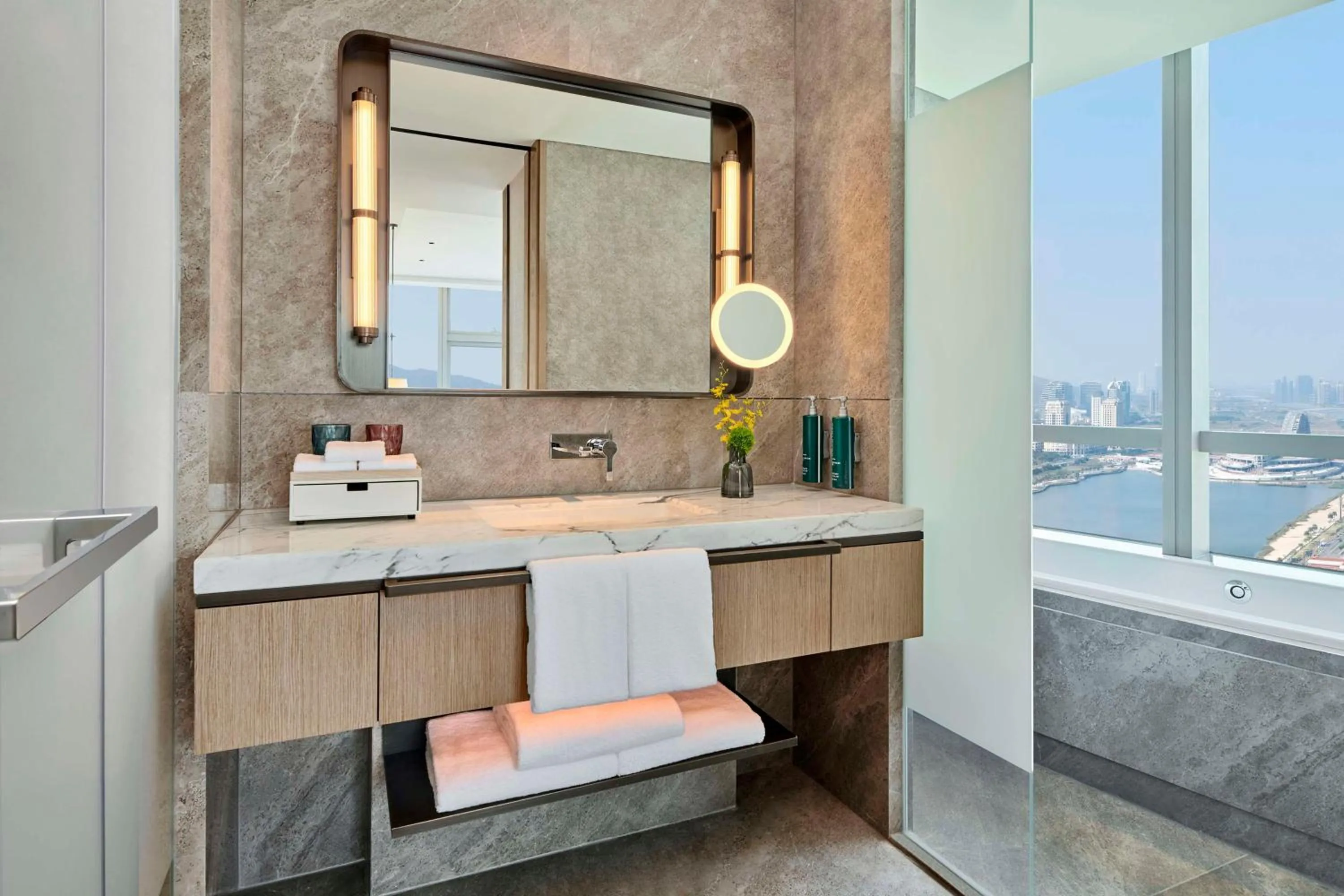 Bathroom in DoubleTree by Hilton Zhuhai Hengqin