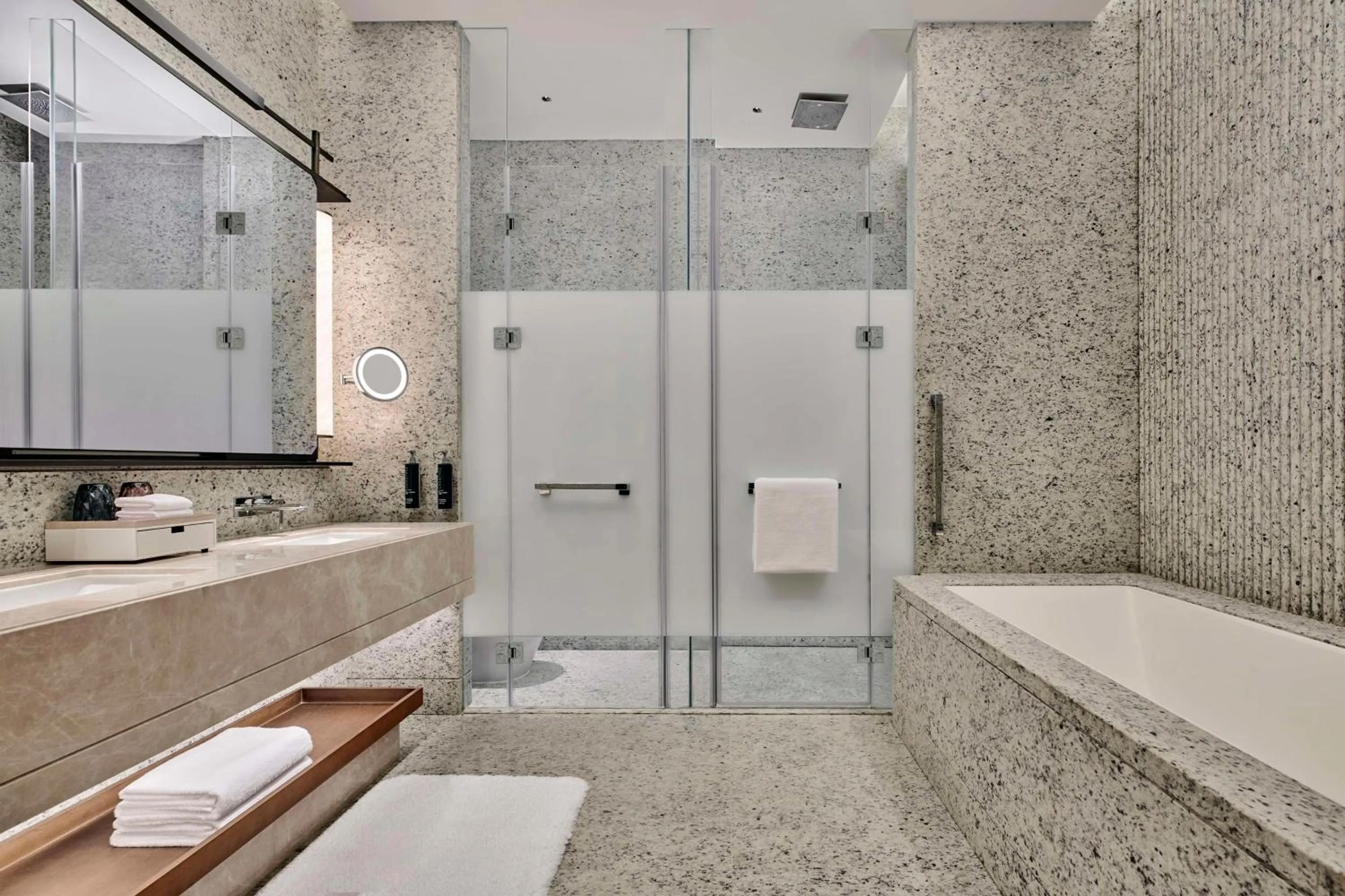 Bathroom in DoubleTree by Hilton Zhuhai Hengqin