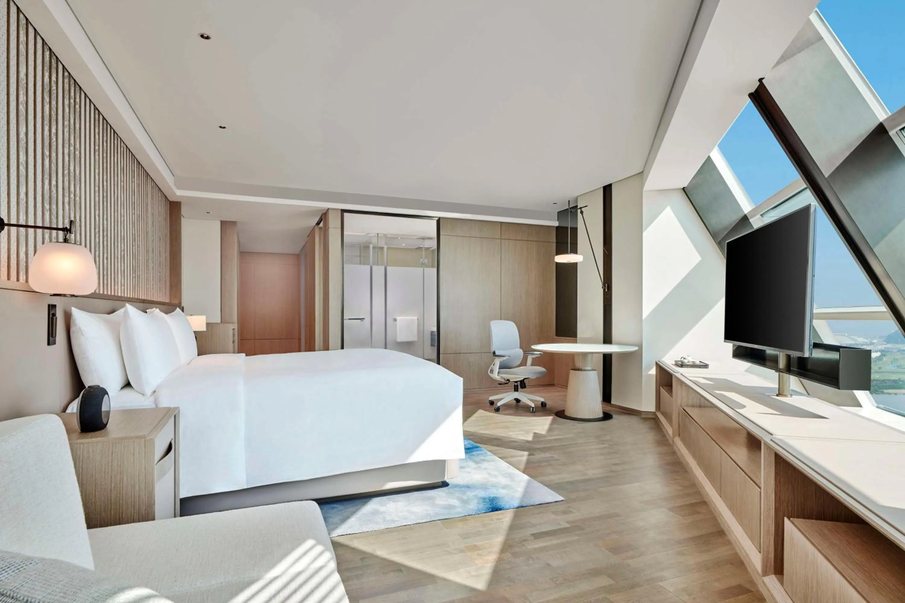 Bed in DoubleTree by Hilton Zhuhai Hengqin