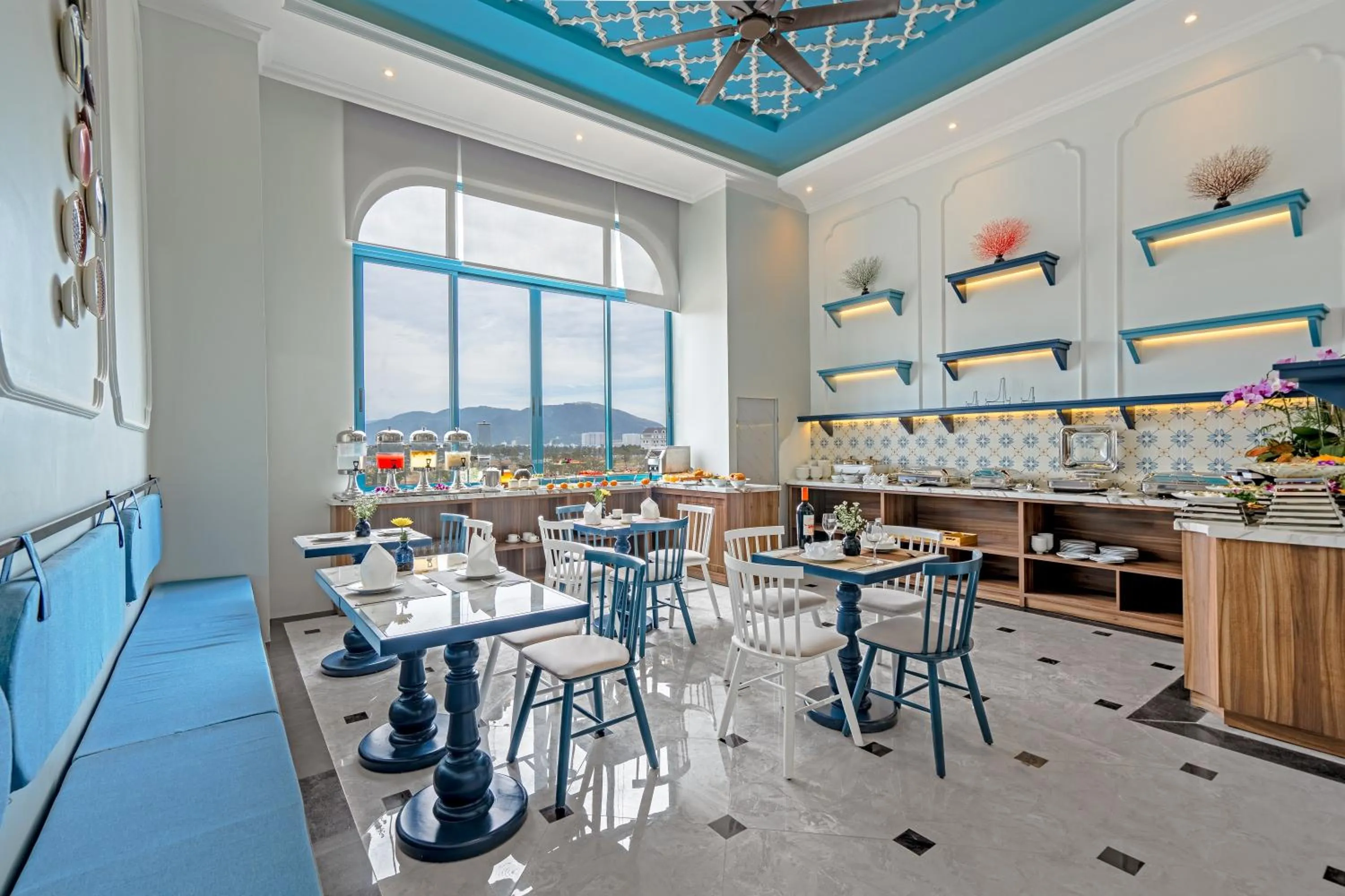 Restaurant/places to eat in Pavillon Boutique Hotel & Apartment Nha Trang