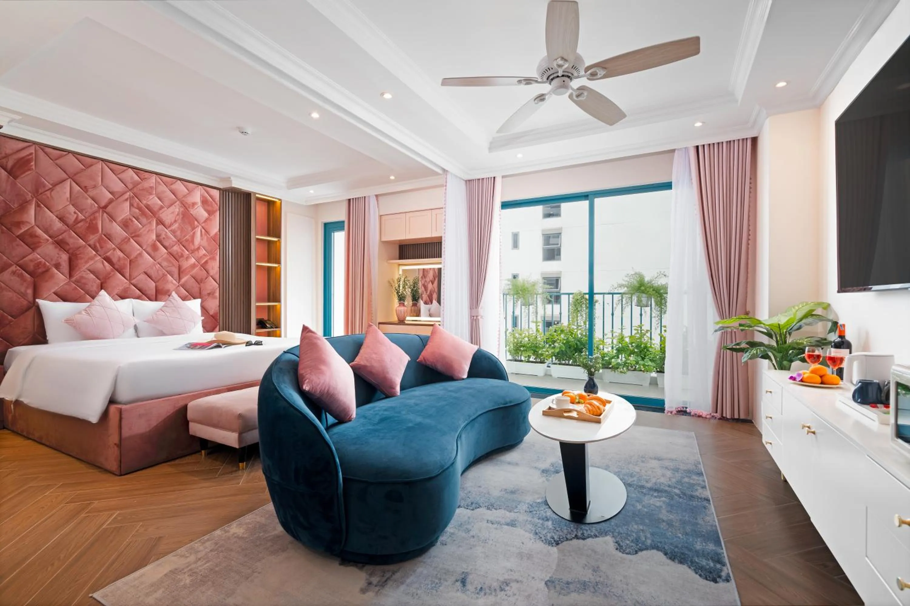 Bed in Pavillon Boutique Hotel & Apartment Nha Trang