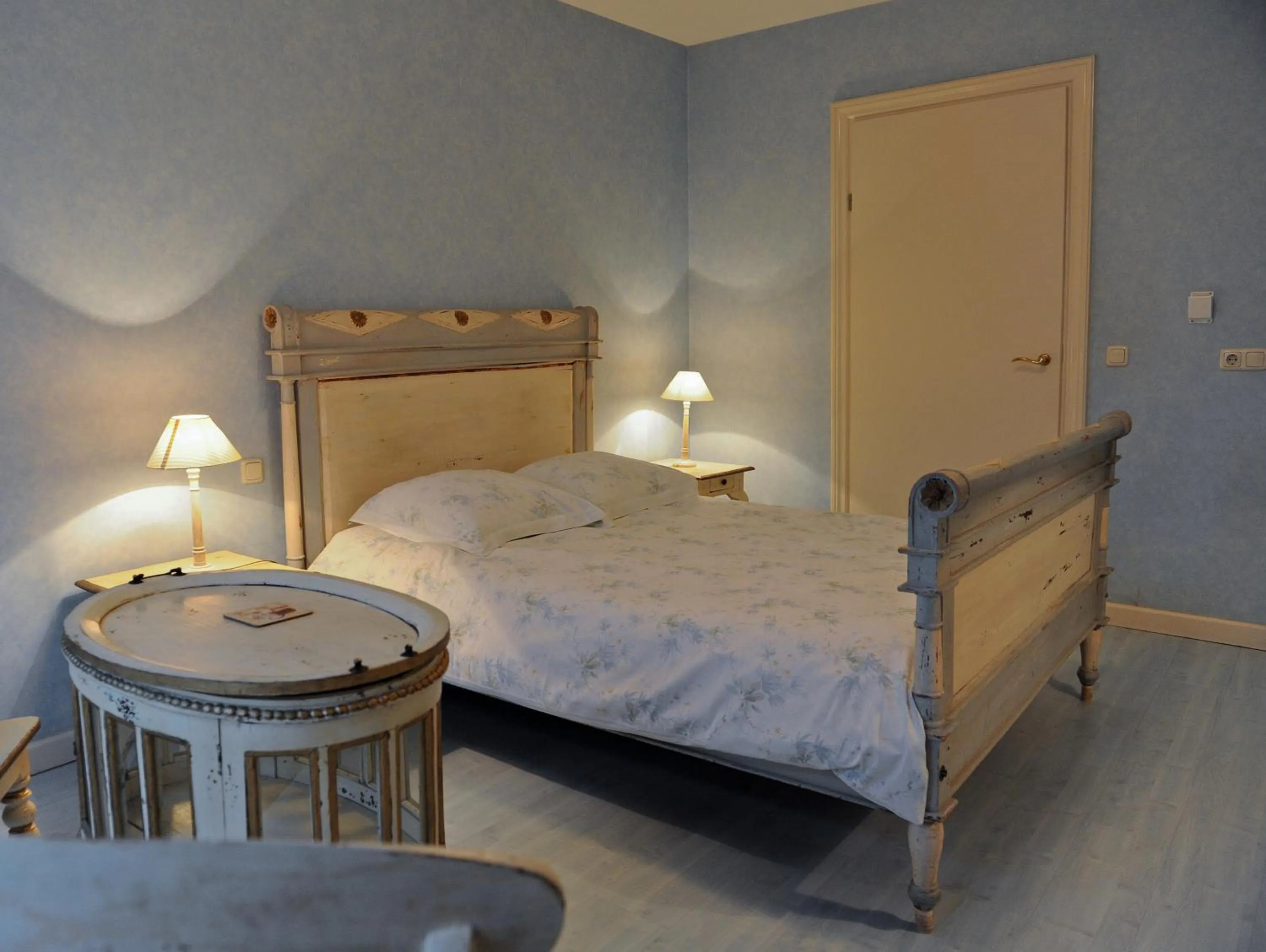 Bed in Imperial Hotel Amsterdam