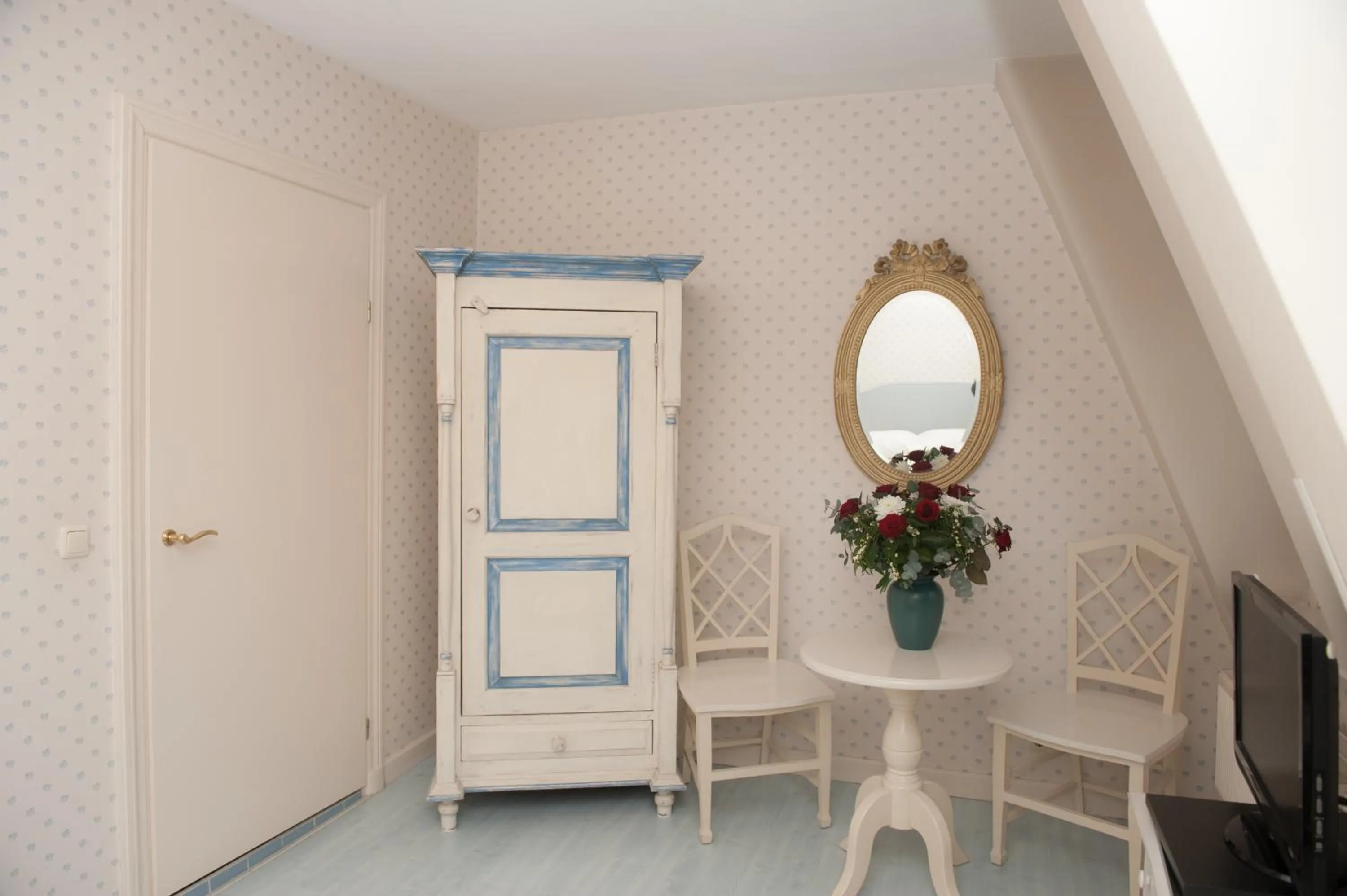 Quiet street view in Imperial Hotel Amsterdam