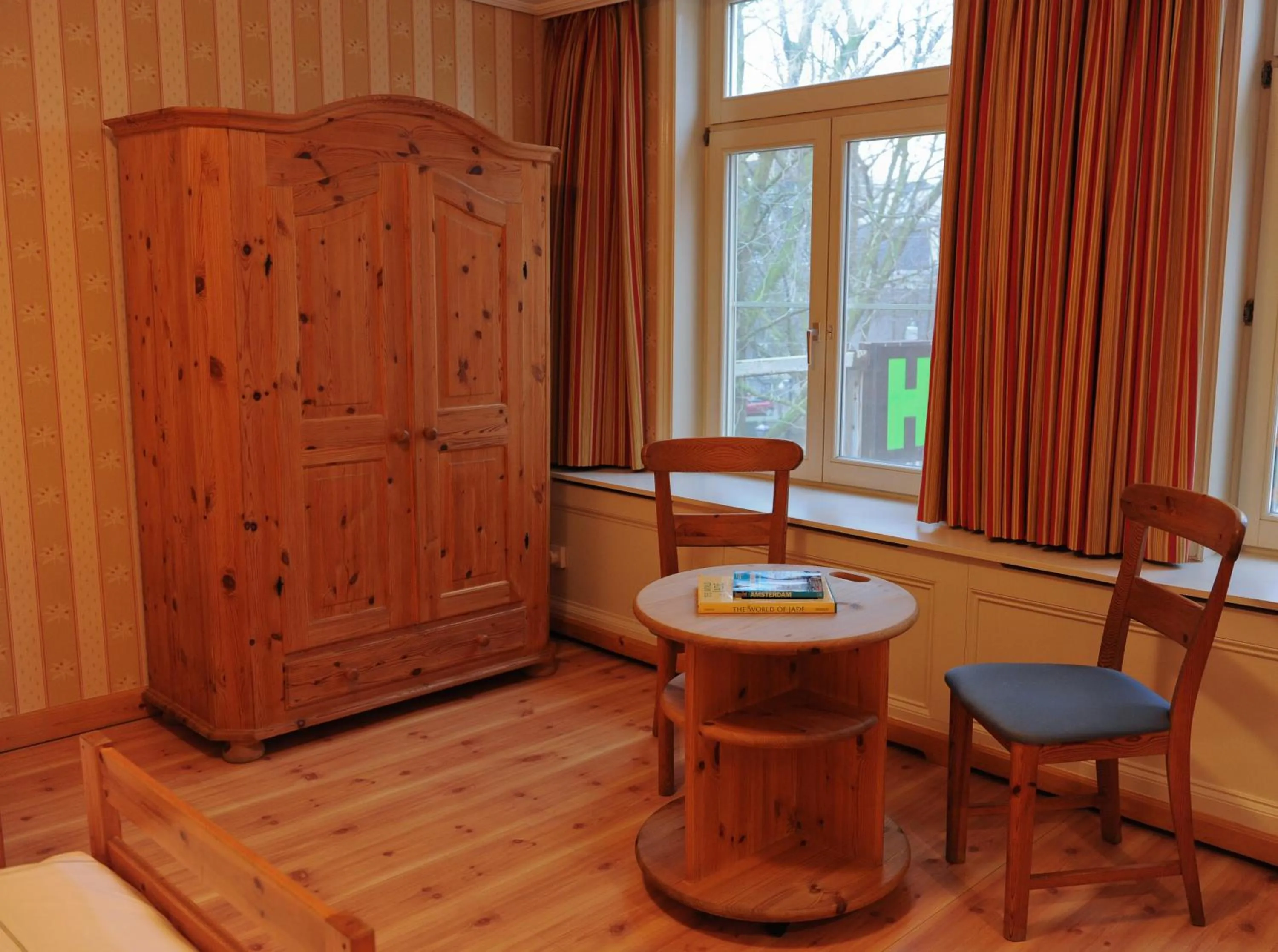 Seating area in Imperial Hotel Amsterdam