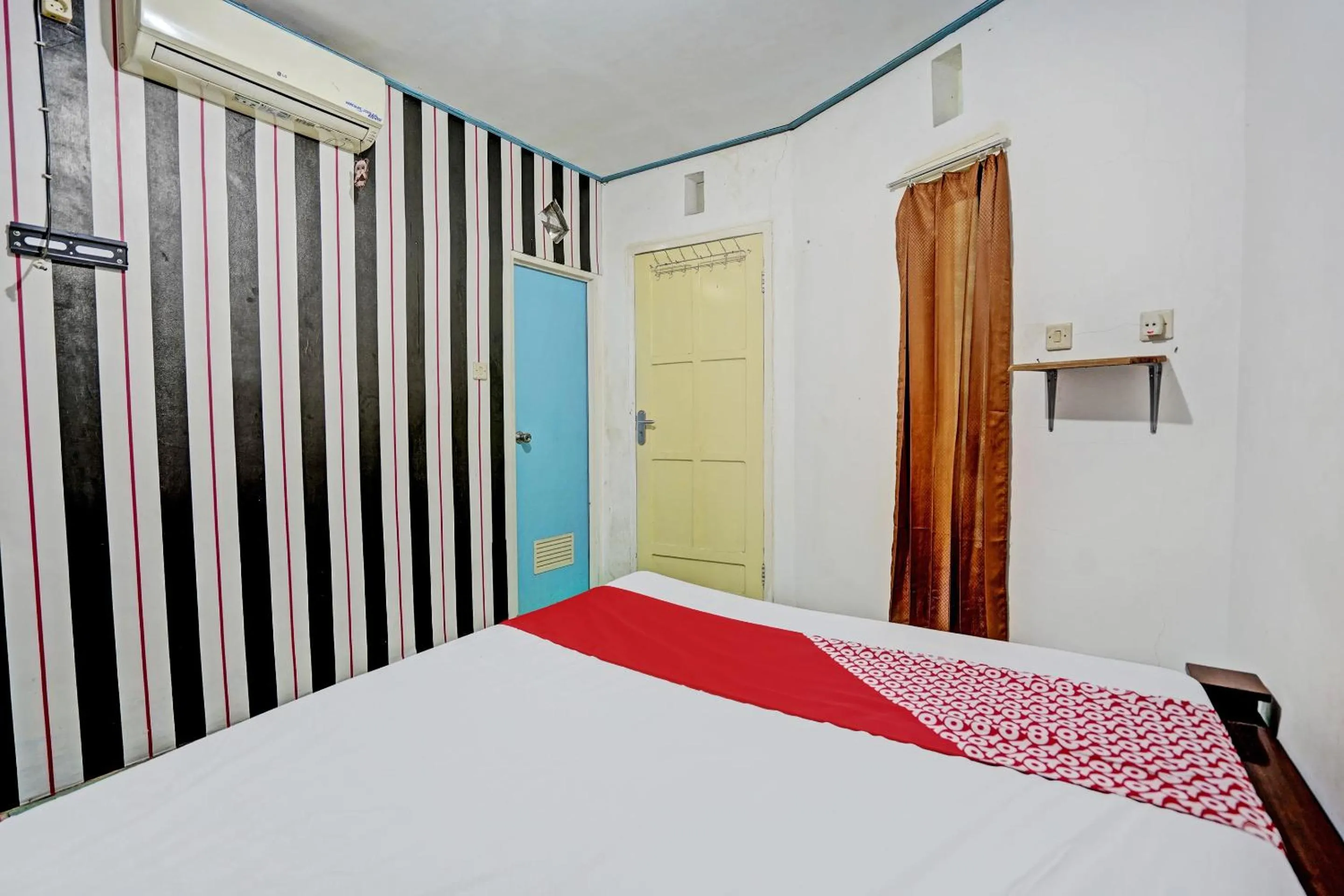 Bedroom, Bed in Hotel O Ana Homestay
