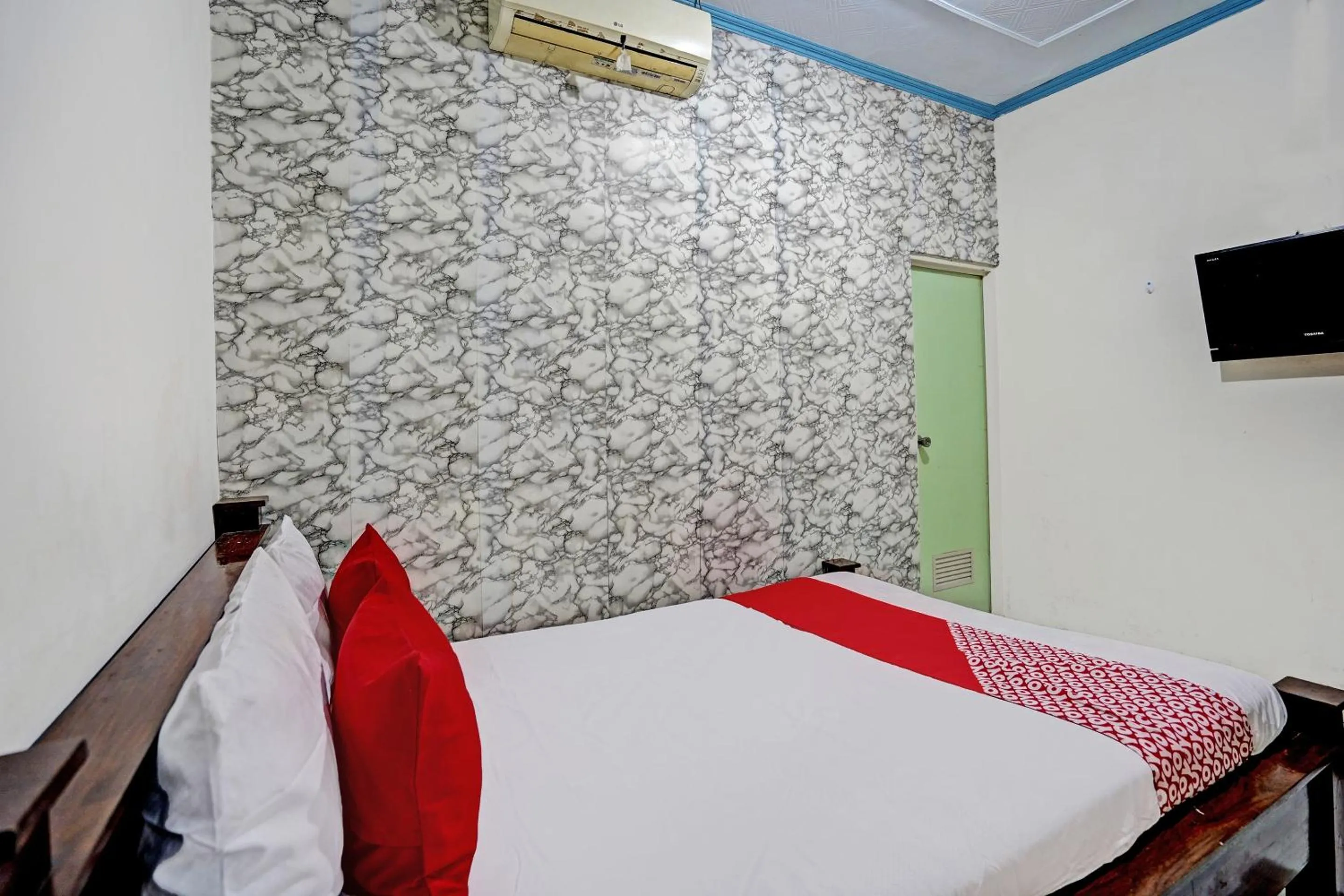 Bedroom, Bed in Hotel O Ana Homestay