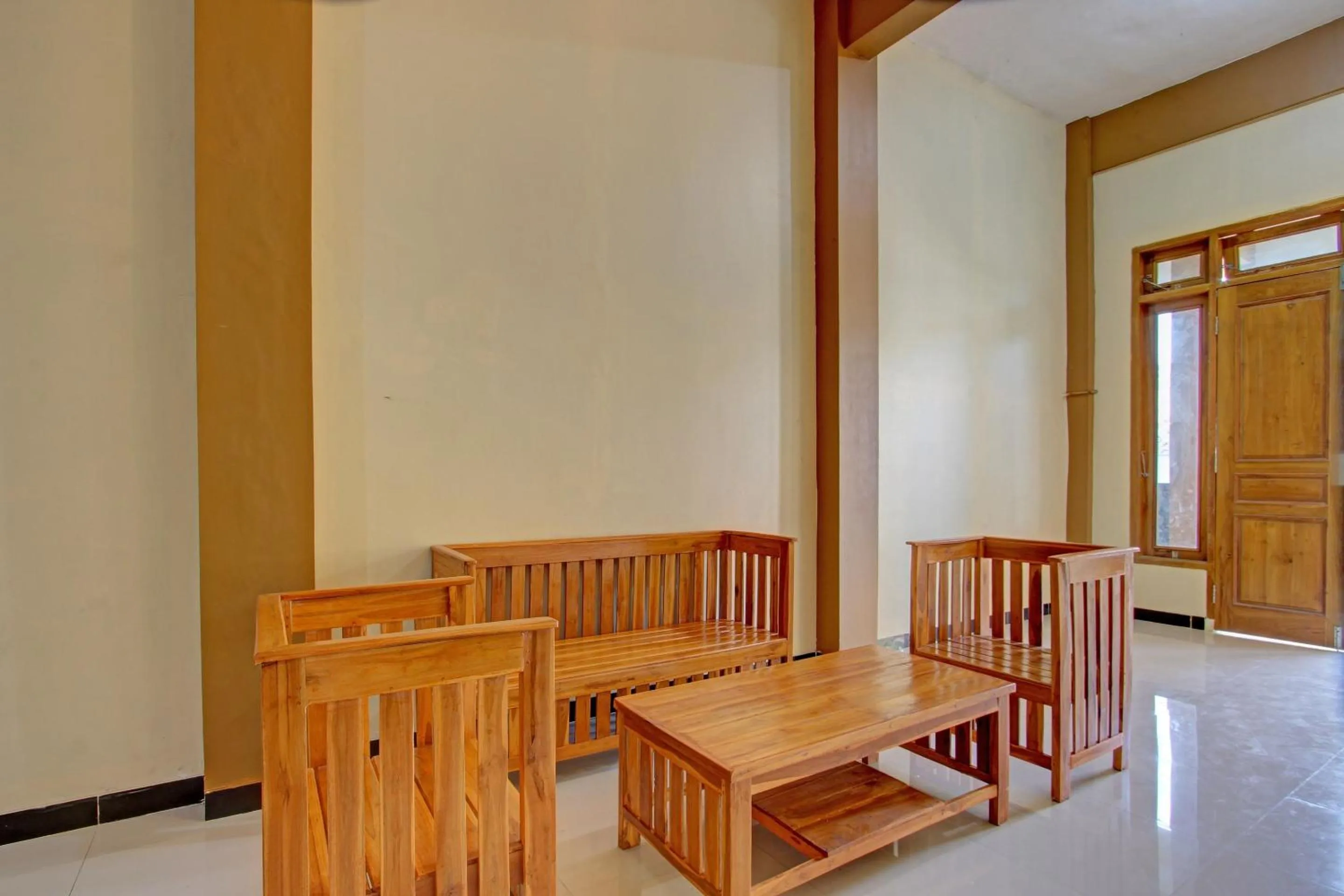 Lobby or reception in OYO Life 92812 Galih Kostel 2 Syariah