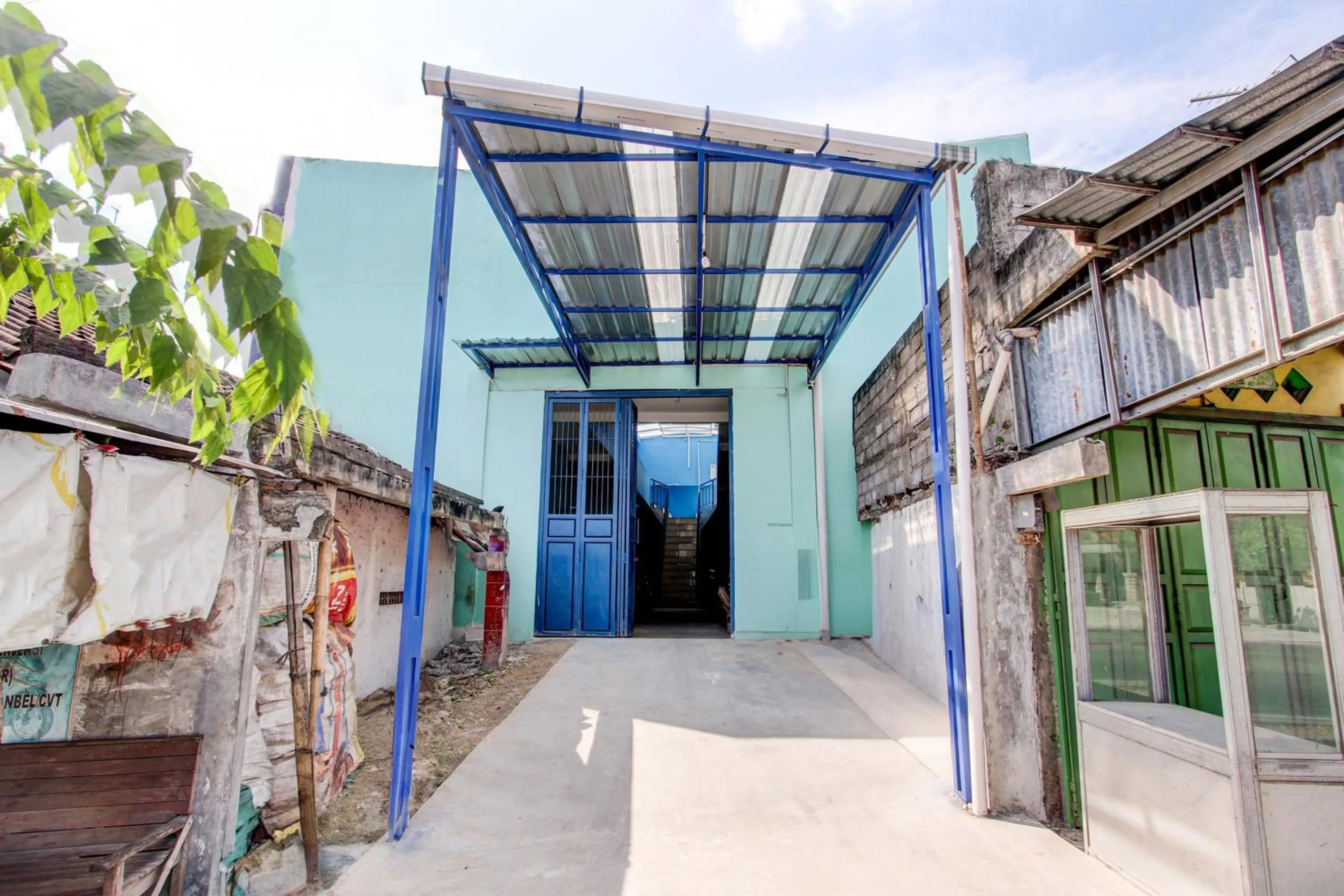 Facade/entrance in Hotel O Gioba Kost Syariah