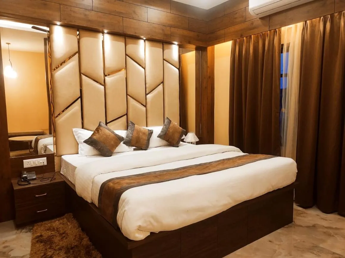 Bed in Hotel Friends Palace