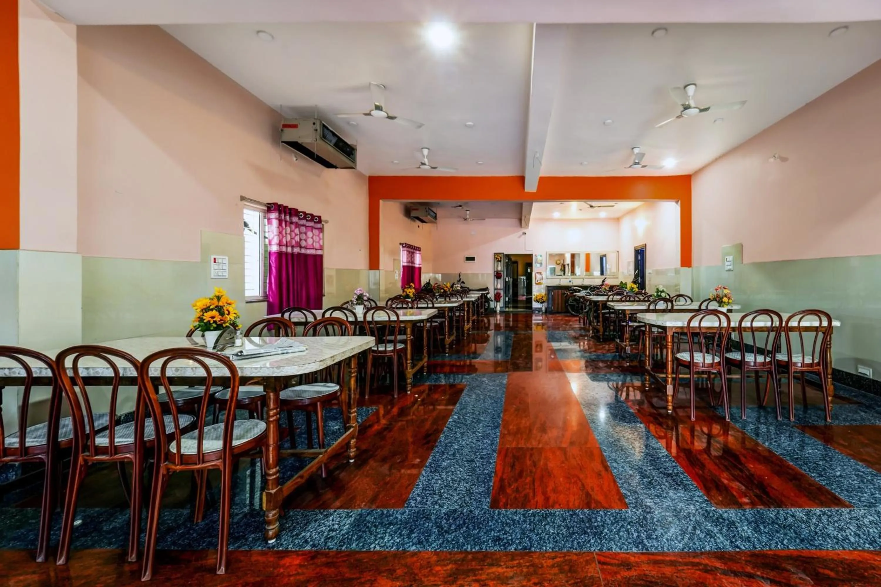 Dining area in Hotel O by OYO Raj Munmun Hotel