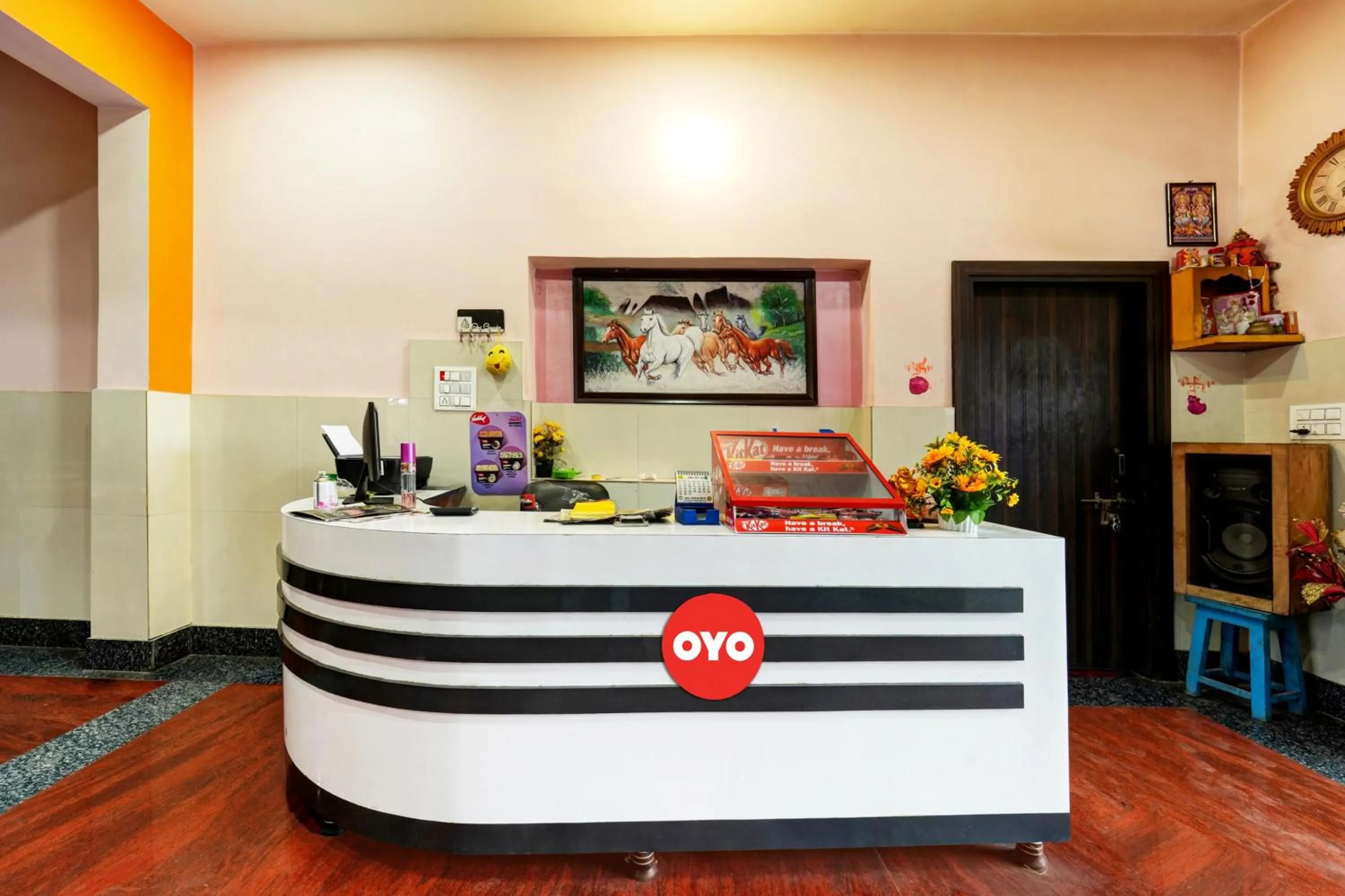 Lobby or reception in Hotel O by OYO Raj Munmun Hotel