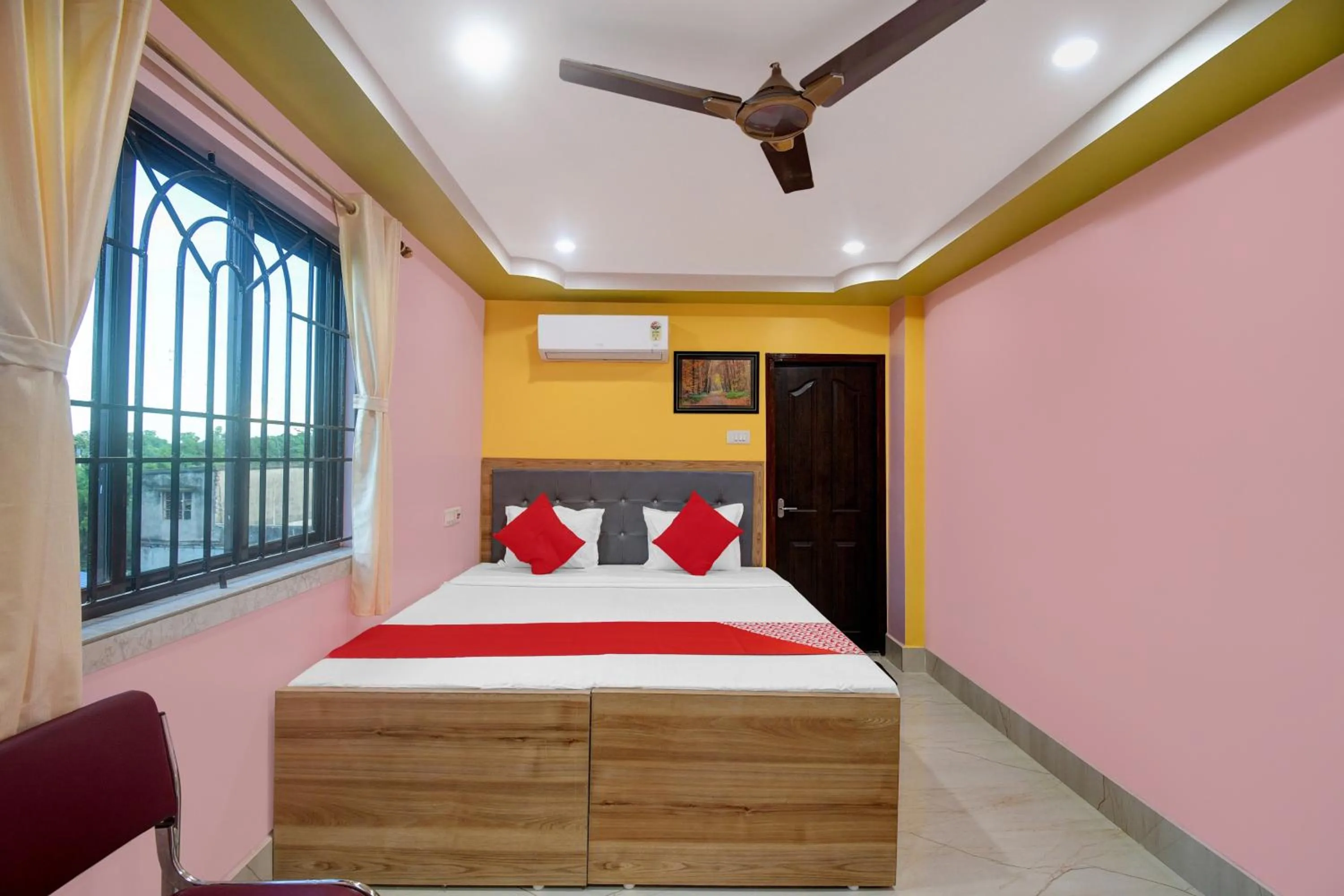 Bedroom, Bed in Super Hotel O Mahal And Restaurant Kanchrapara