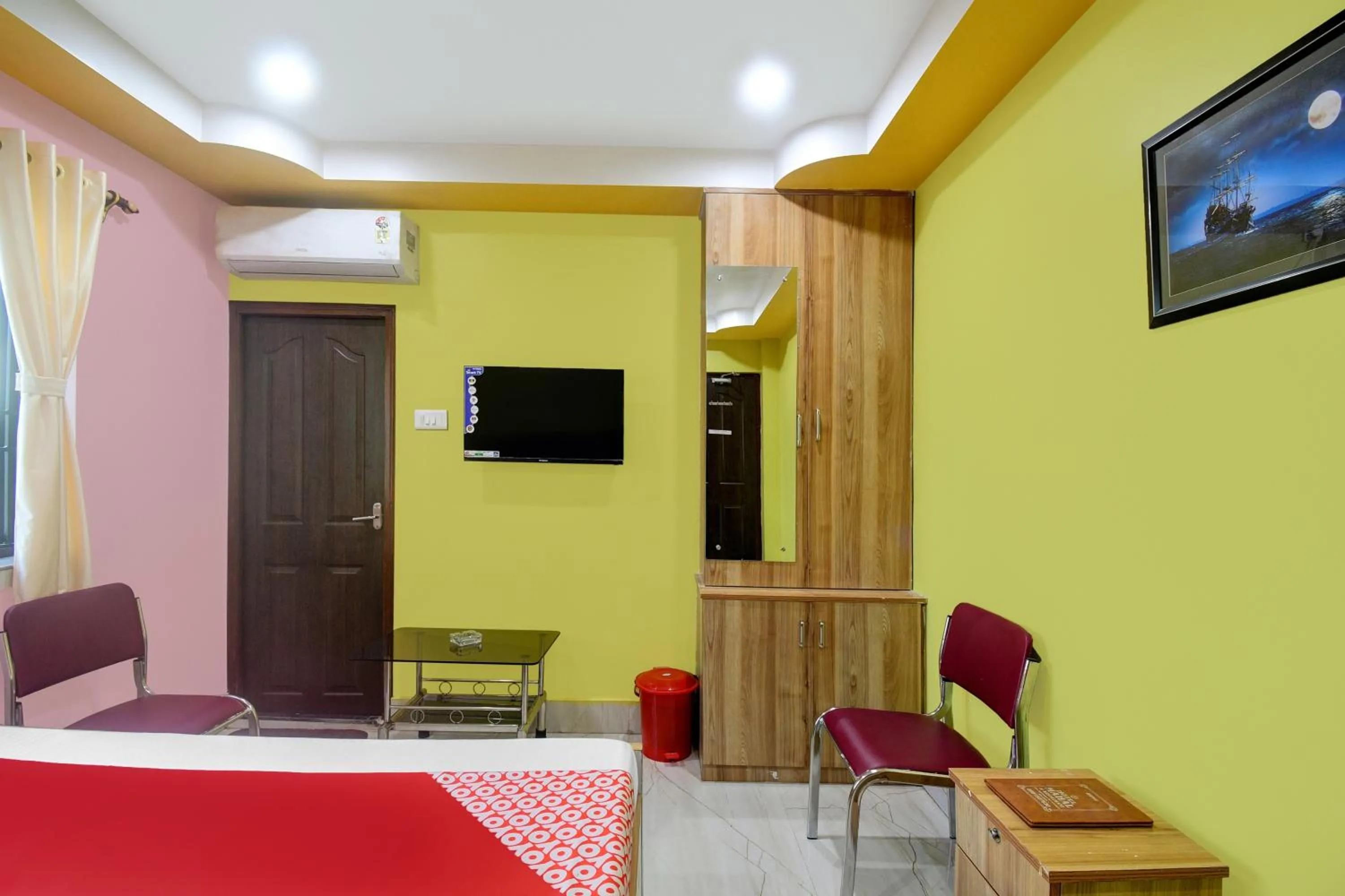 Bedroom, Bed in Super Hotel O Mahal And Restaurant Kanchrapara