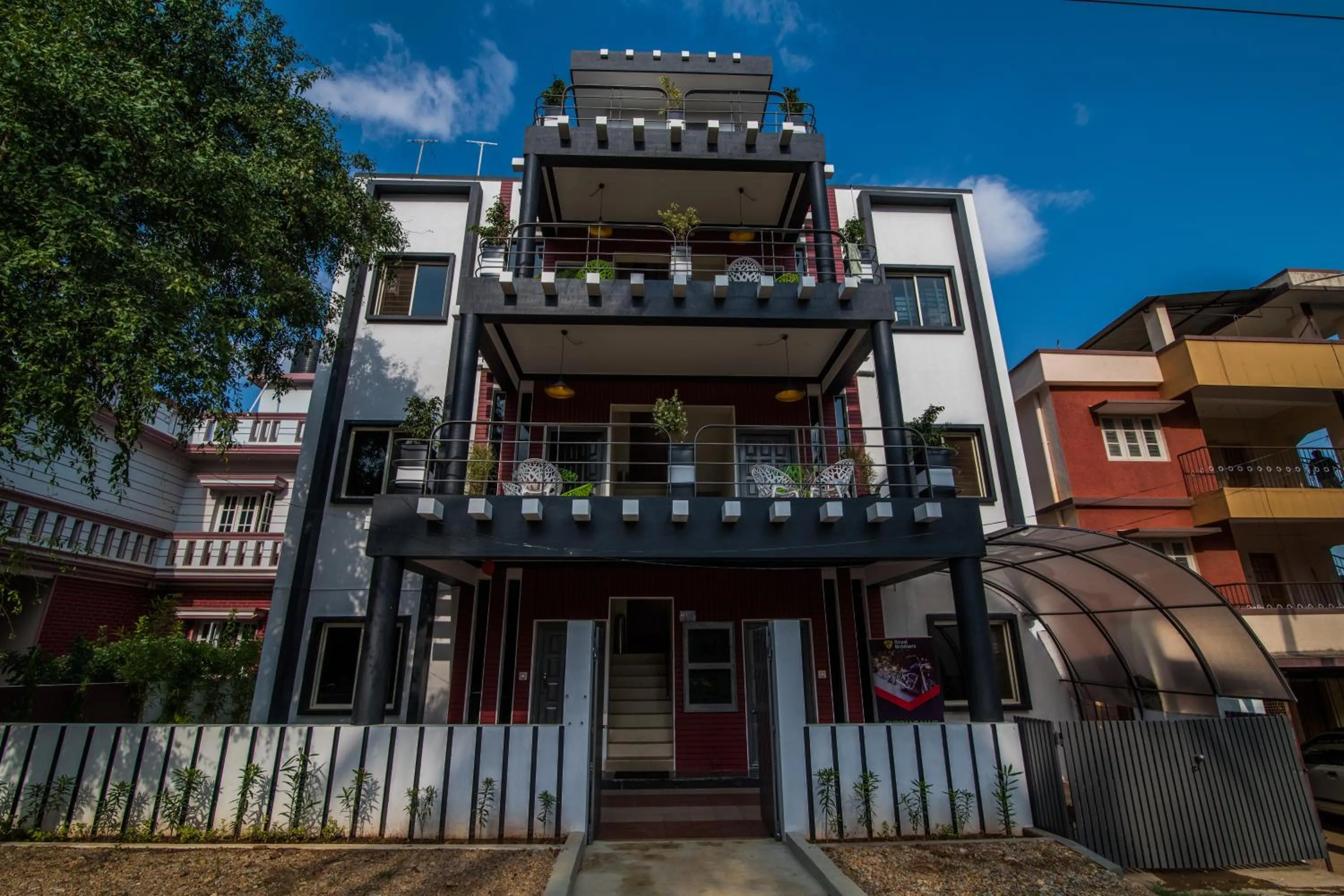 Property building in Kanasu StayHome