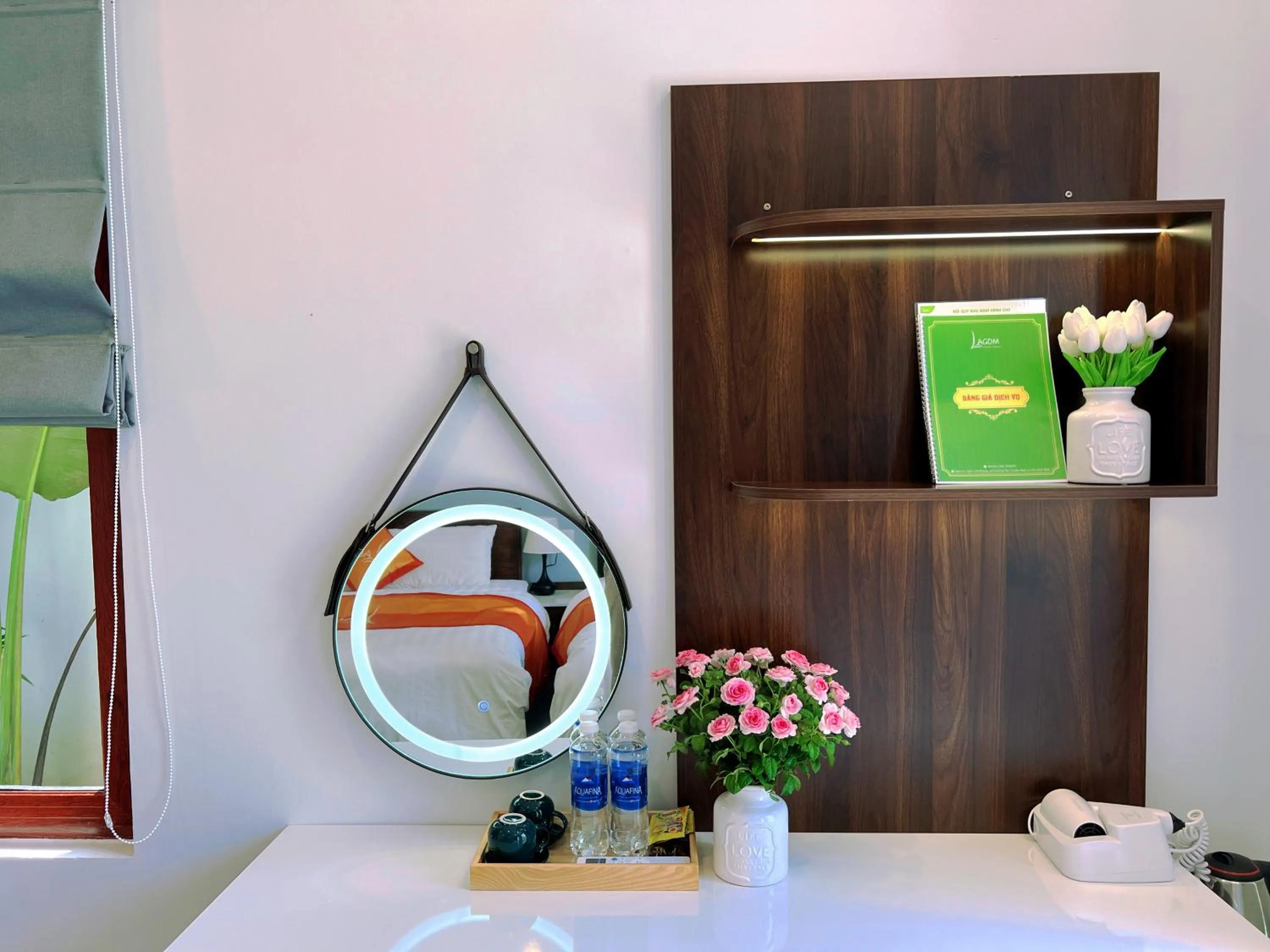 hair dresser in Lagom Ninh Bình Homestay