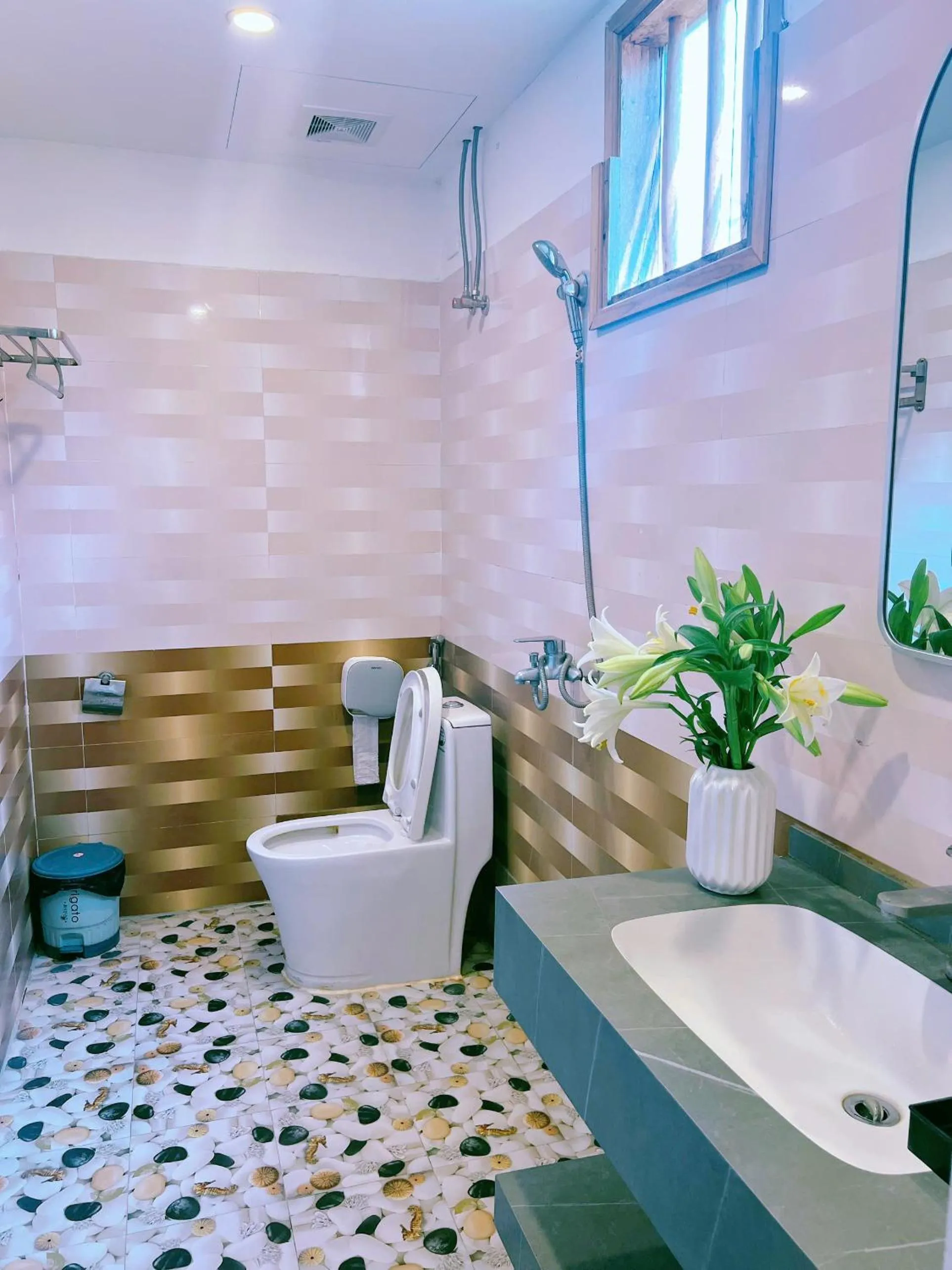 Shower in Lagom Ninh Bình Homestay