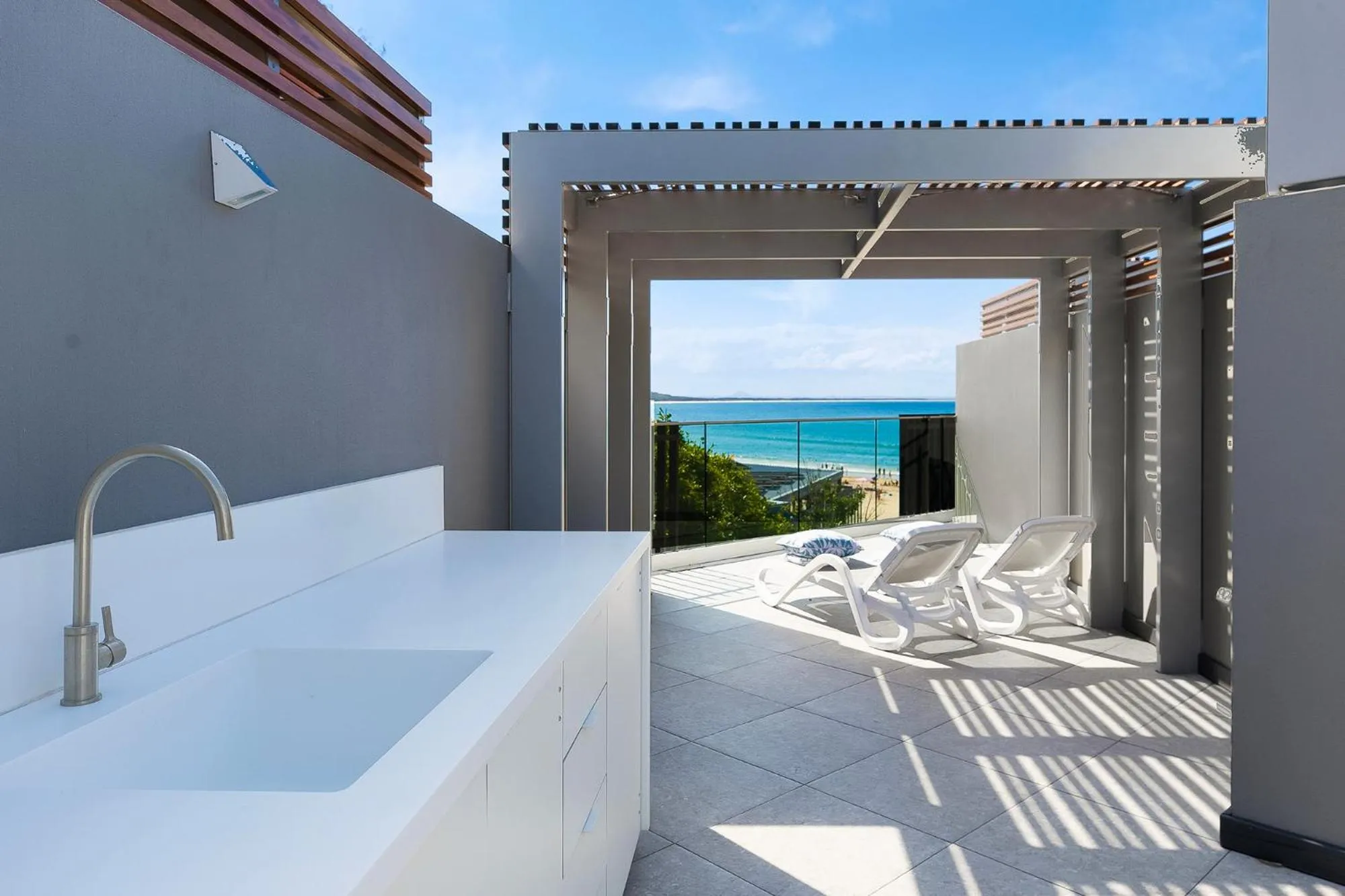 sunbed in 71 Hastings Street - Beachfront