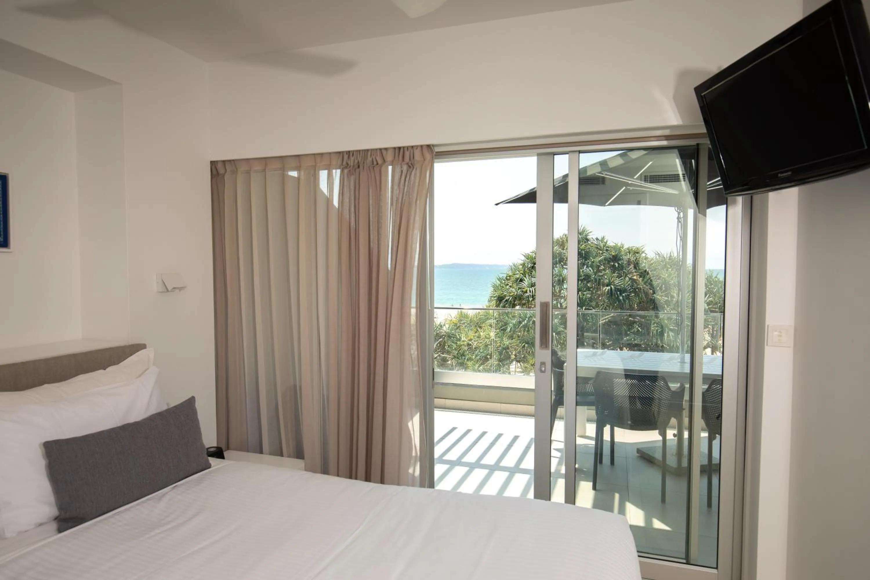 Bed in 71 Hastings Street - Beachfront